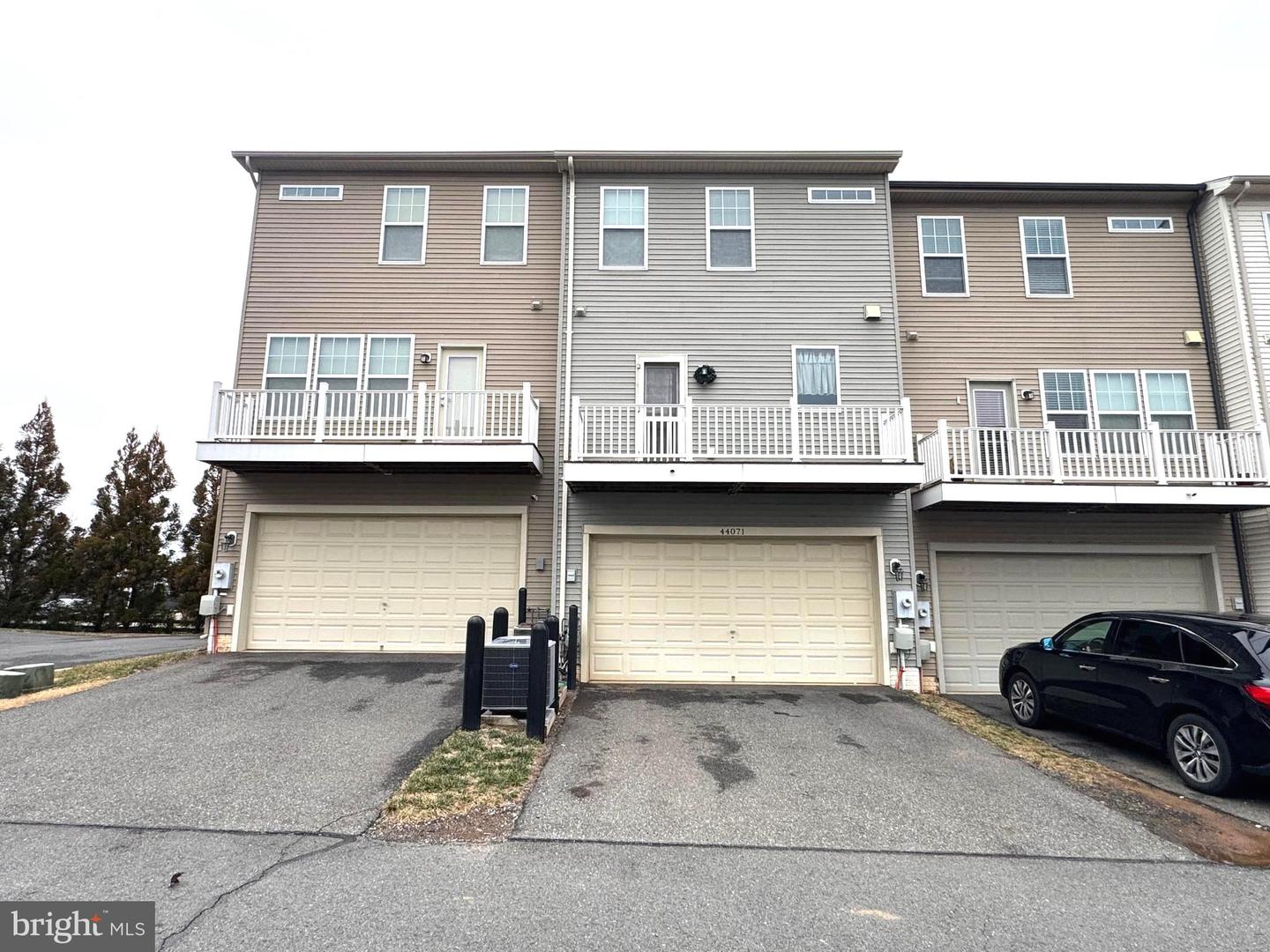 44071 EASTGATE VIEW DR, CHANTILLY, Virginia 20152, 4 Bedrooms Bedrooms, ,2 BathroomsBathrooms,Residential,For sale,44071 EASTGATE VIEW DR,VALO2115602 MLS # VALO2115602 44071 EASTGATE VIEW DR, CHANTILLY, Virginia 20152, 4 Bedrooms Bedrooms, ,2 BathroomsBathrooms,Residential,For sale,44071 EASTGATE VIEW DR,VALO2115602 MLS # VALO2115602