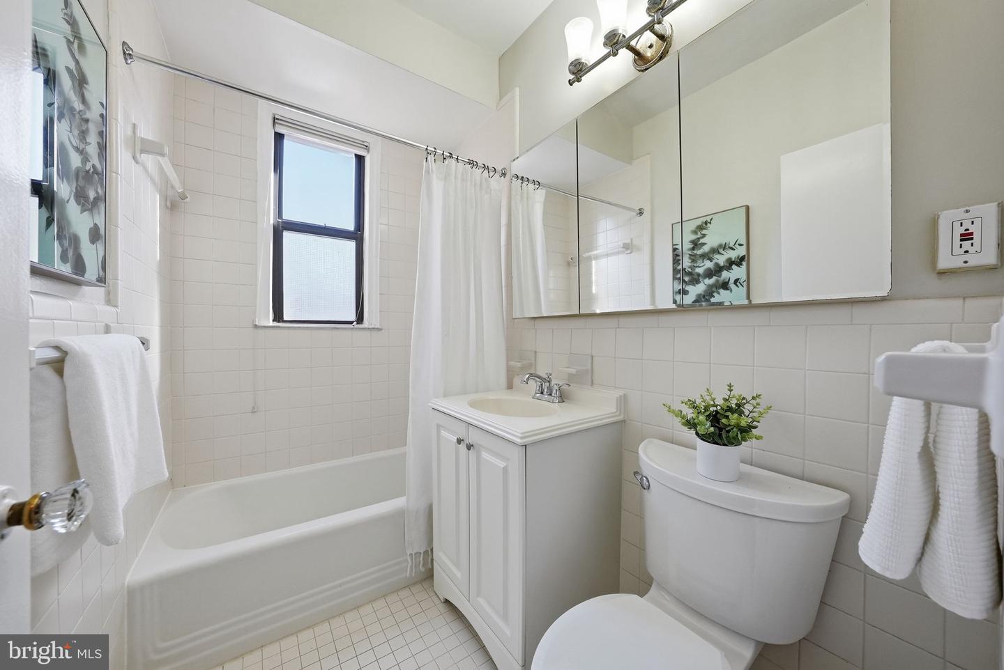 2515 K ST NW #709, WASHINGTON, District Of Columbia 20037, 1 Bedroom Bedrooms, ,1 BathroomBathrooms,Residential,For sale,2515 K ST NW #709,DCDC2245264 MLS # DCDC2245264