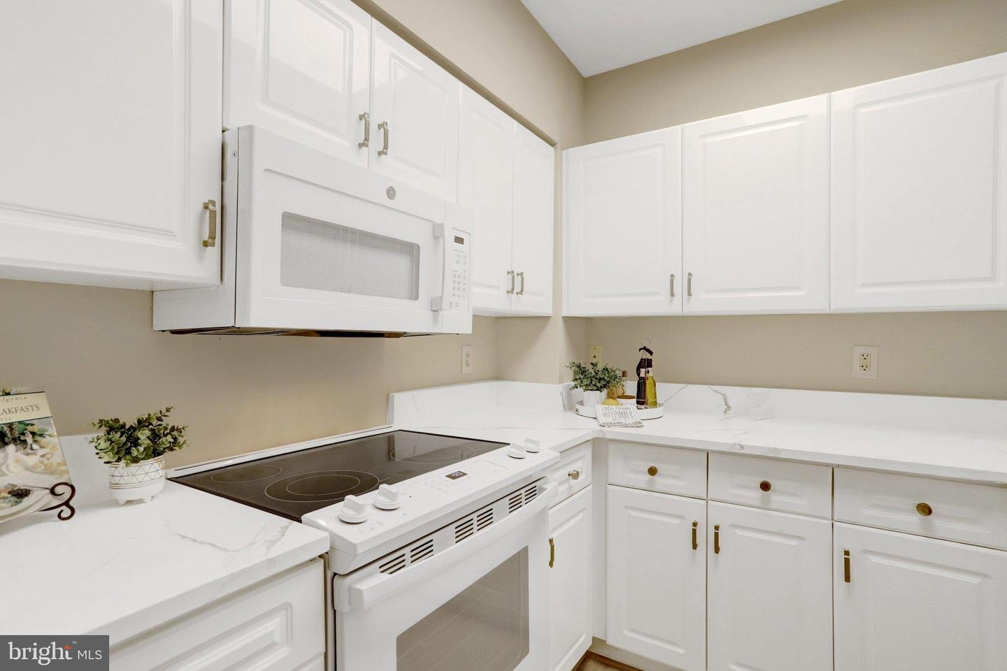 2121 JAMIESON AVE #401, ALEXANDRIA, Virginia 22314, 3 Bedrooms Bedrooms, 8 Rooms Rooms,2 BathroomsBathrooms,Residential,For sale,2121 JAMIESON AVE #401,VAAX2053966 MLS # VAAX2053966