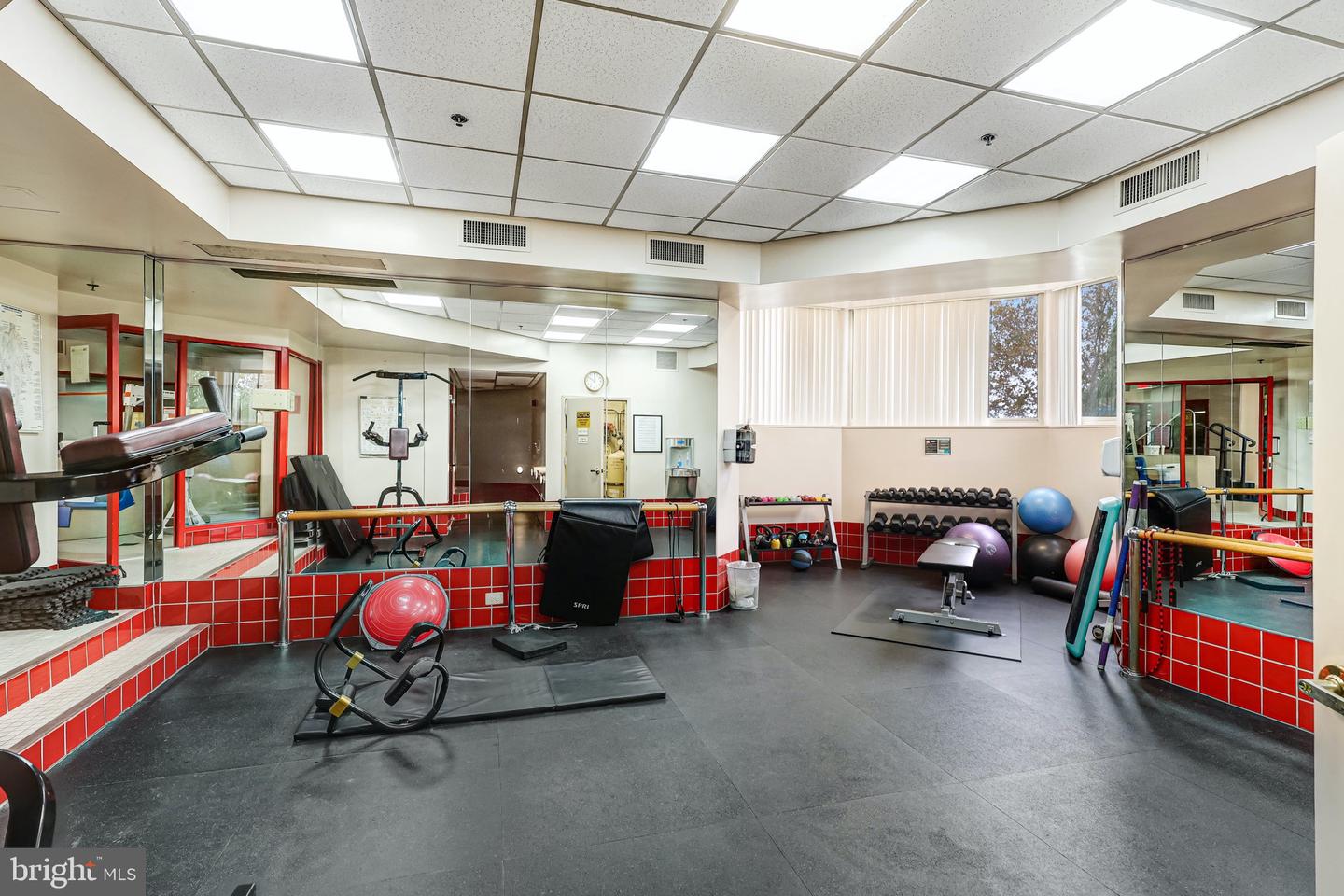 2121 JAMIESON AVE #401, ALEXANDRIA, Virginia 22314, 3 Bedrooms Bedrooms, 8 Rooms Rooms,2 BathroomsBathrooms,Residential,For sale,2121 JAMIESON AVE #401,VAAX2053966 MLS # VAAX2053966