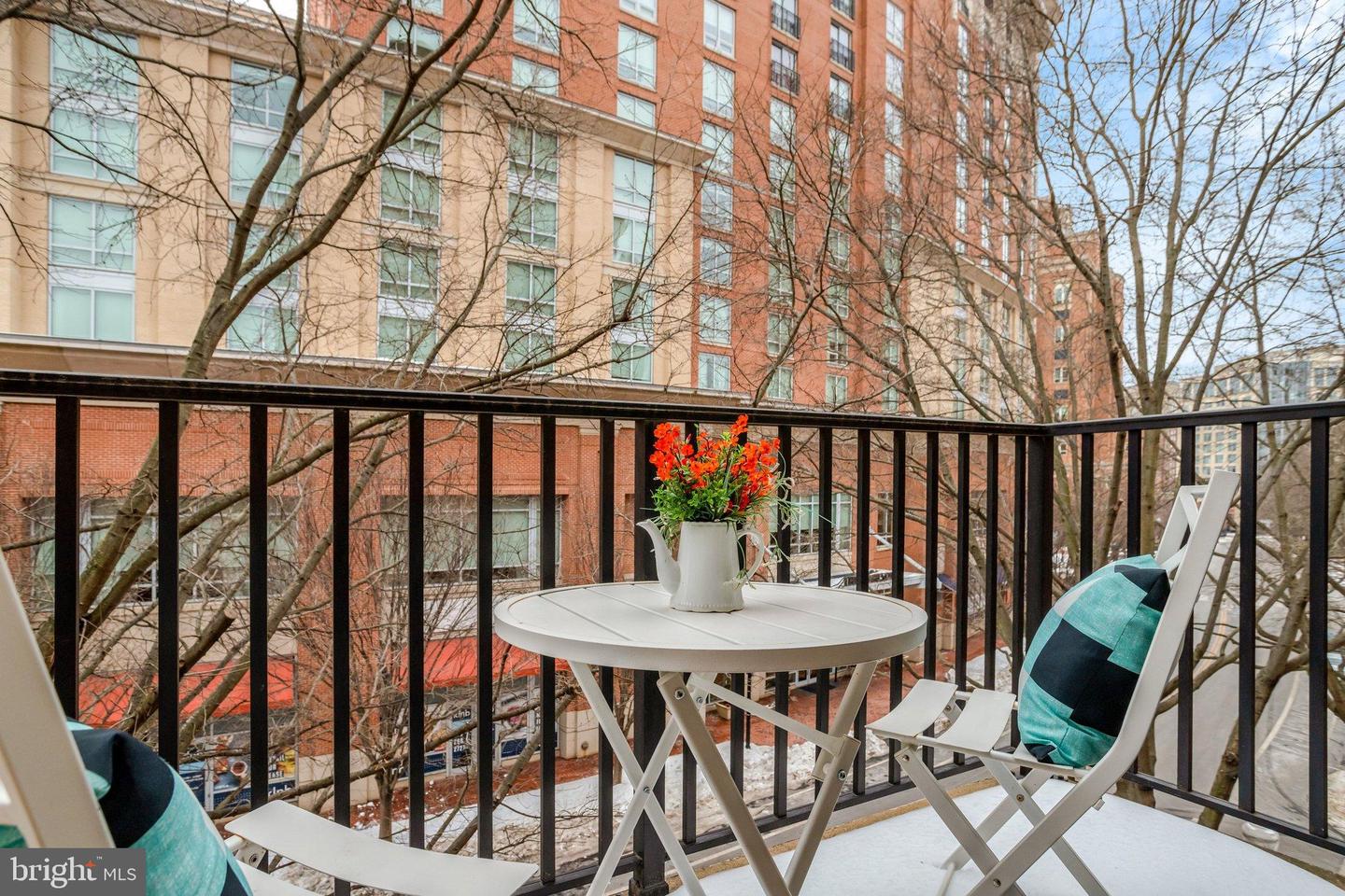 2121 JAMIESON AVE #401, ALEXANDRIA, Virginia 22314, 3 Bedrooms Bedrooms, 8 Rooms Rooms,2 BathroomsBathrooms,Residential,For sale,2121 JAMIESON AVE #401,VAAX2053966 MLS # VAAX2053966