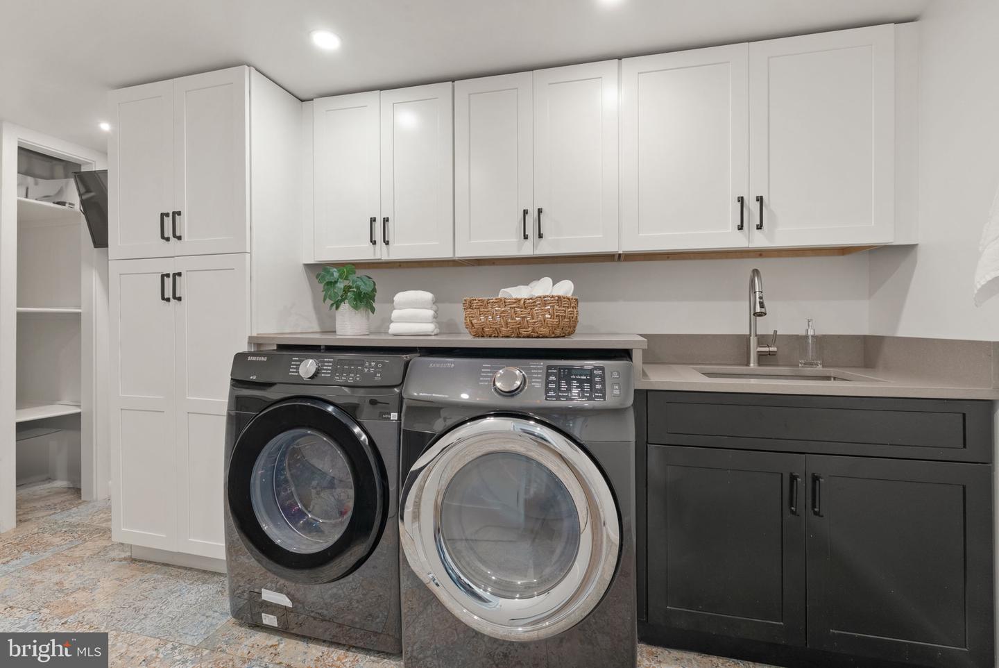 1335 N PEGRAM ST N, ALEXANDRIA, Virginia 22304, 5 Bedrooms Bedrooms, ,5 BathroomsBathrooms,Residential,For sale,1335 N PEGRAM ST N,VAAX2053968 MLS # VAAX2053968