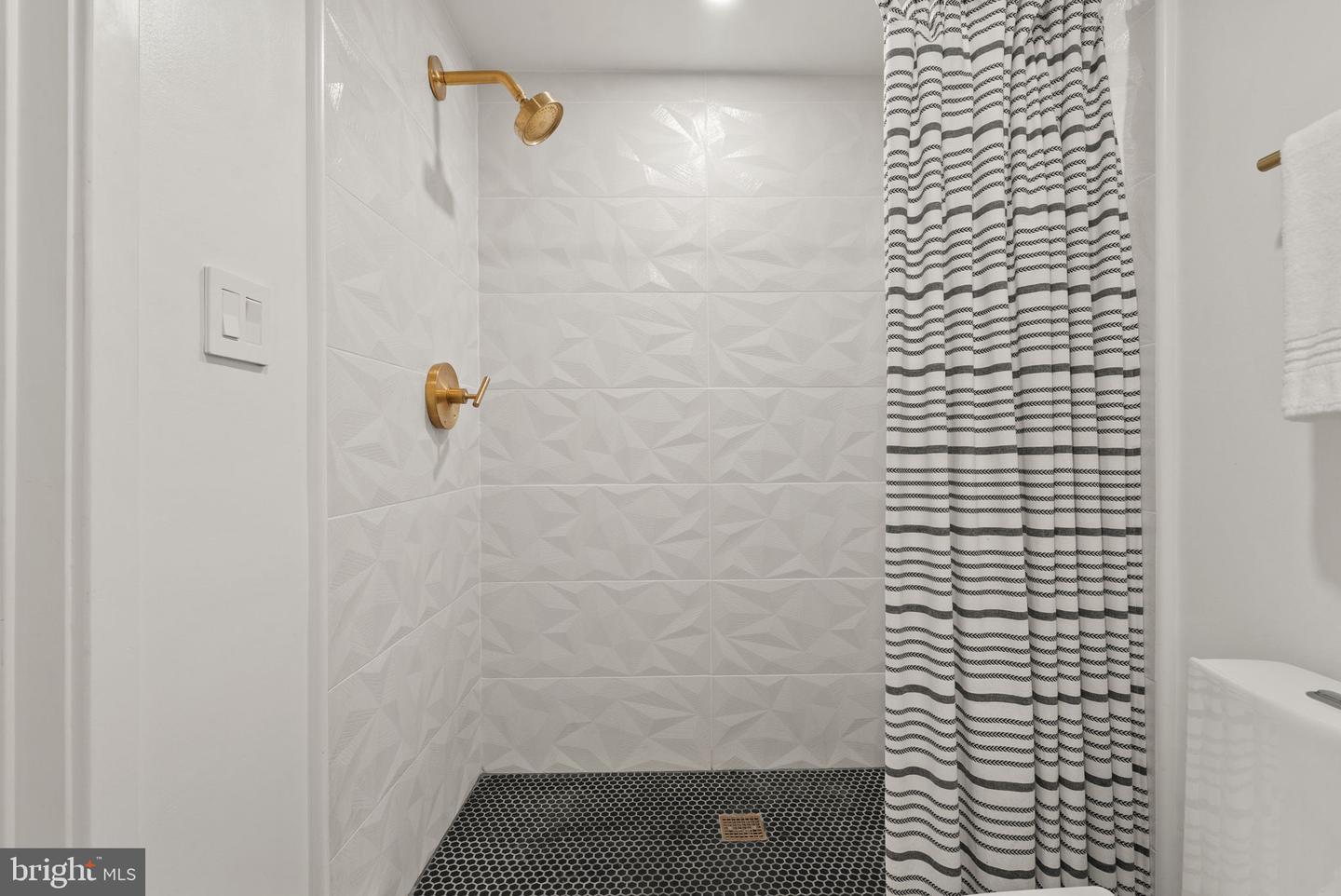 1335 N PEGRAM ST N, ALEXANDRIA, Virginia 22304, 5 Bedrooms Bedrooms, ,5 BathroomsBathrooms,Residential,For sale,1335 N PEGRAM ST N,VAAX2053968 MLS # VAAX2053968