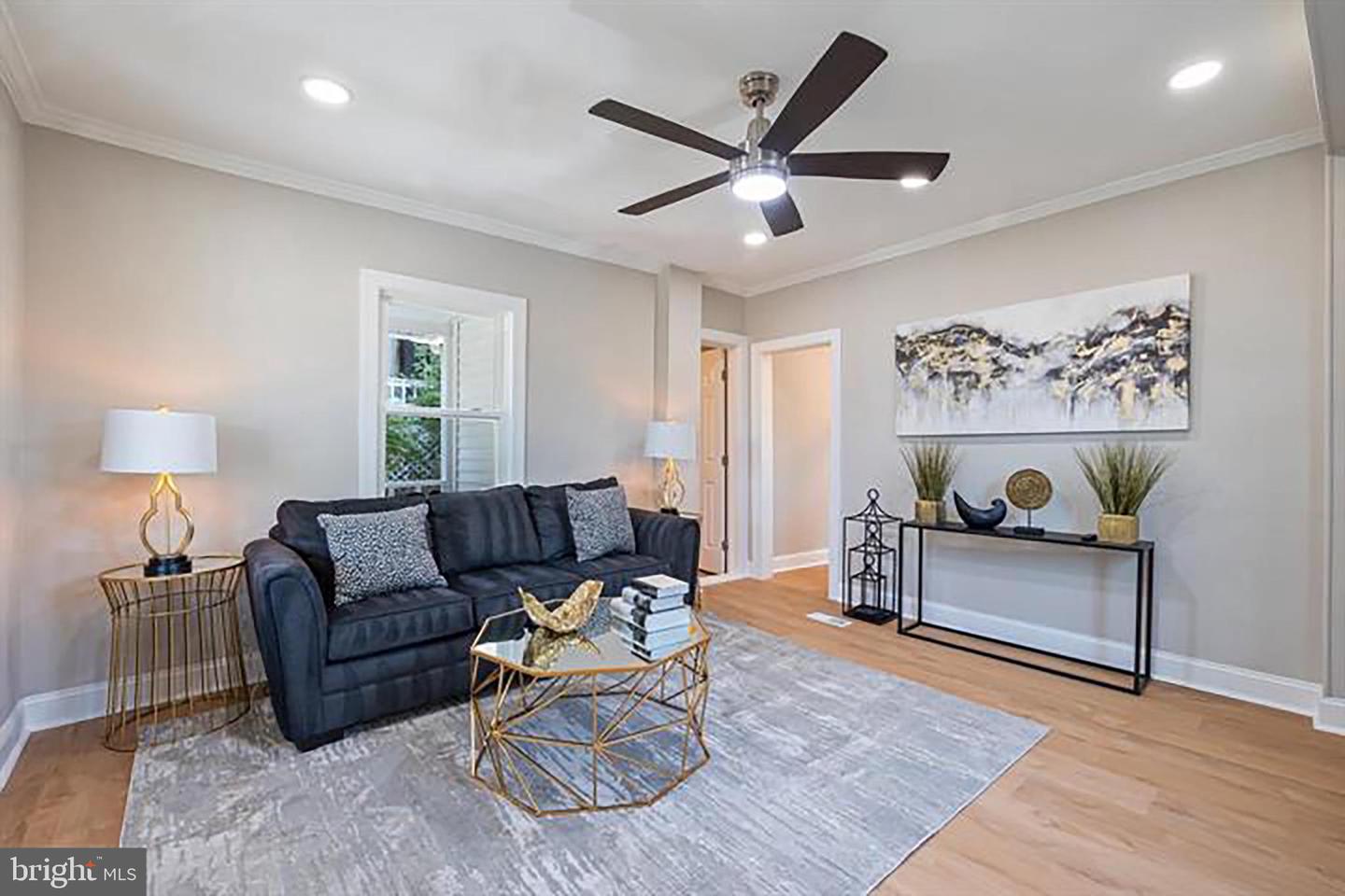 4914 22ND ST N, ARLINGTON, Virginia 22207, 2 Bedrooms Bedrooms, 5 Rooms Rooms,2 BathroomsBathrooms,Residential,For sale,4914 22ND ST N,VAAR2068682 MLS # VAAR2068682