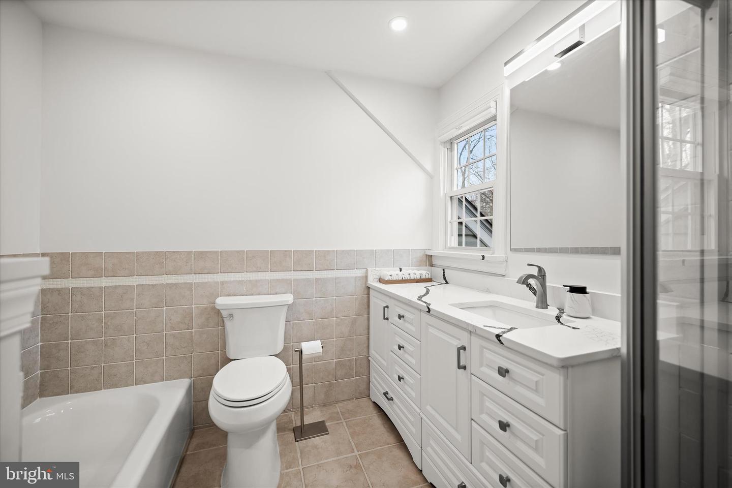 515 WOODLAND CT NW, VIENNA, Virginia 22180, 6 Bedrooms Bedrooms, ,3 BathroomsBathrooms,Residential,For sale,515 WOODLAND CT NW,VAFX2290162 MLS # VAFX2290162