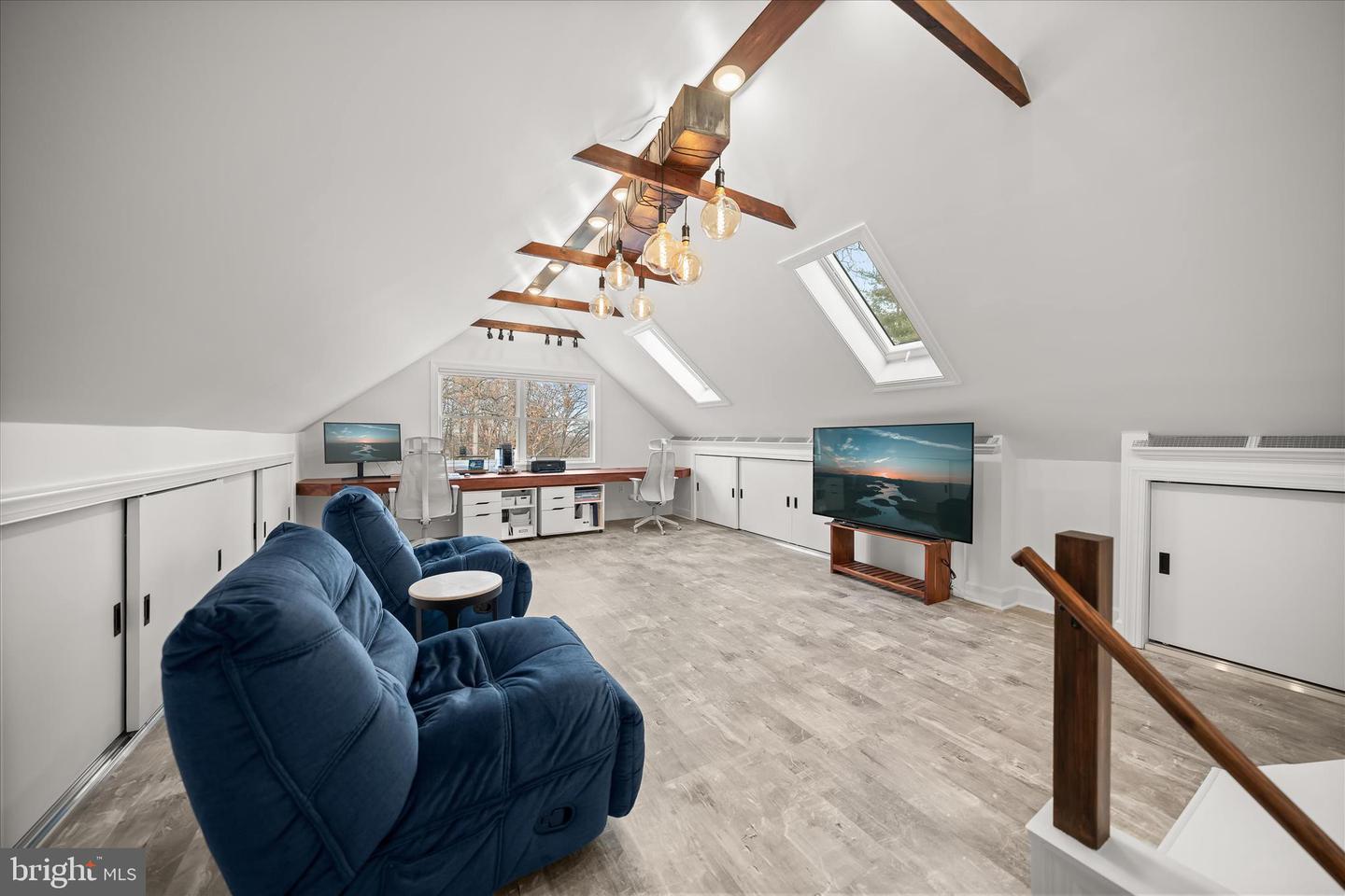 515 WOODLAND CT NW, VIENNA, Virginia 22180, 6 Bedrooms Bedrooms, ,3 BathroomsBathrooms,Residential,For sale,515 WOODLAND CT NW,VAFX2290162 MLS # VAFX2290162