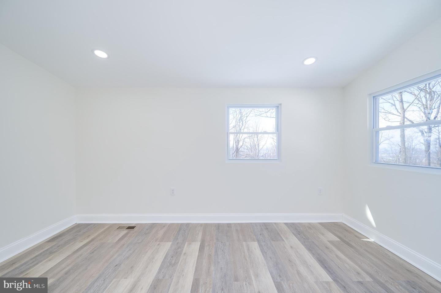 136 GAYLES LN, FRONT ROYAL, Virginia 22630, 2 Bedrooms Bedrooms, 4 Rooms Rooms,2 BathroomsBathrooms,Residential,For sale,136 GAYLES LN,VAWR2013352 MLS # VAWR2013352