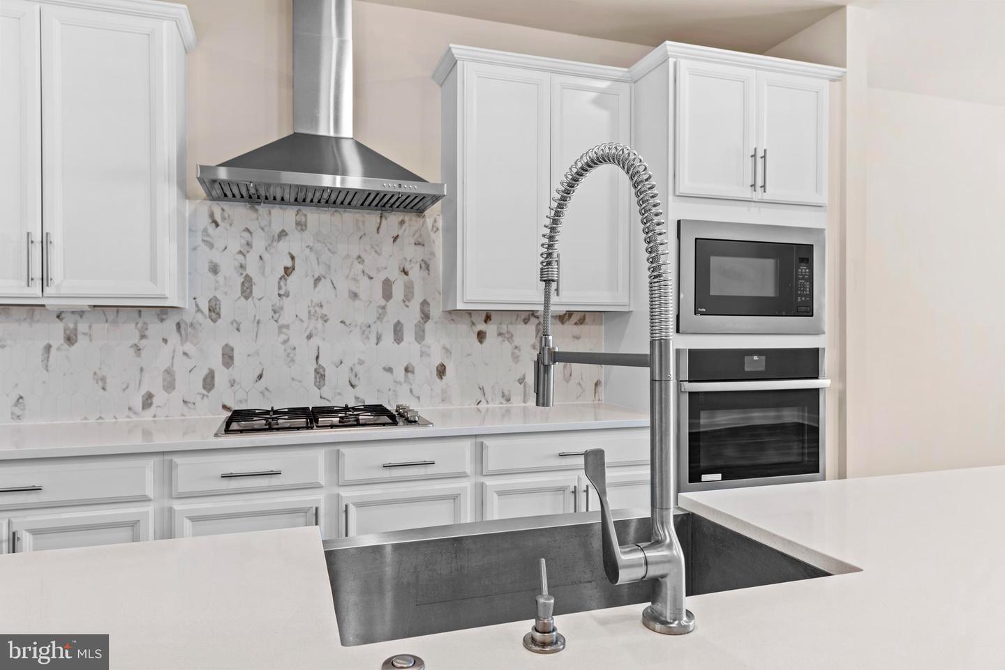 13039 HATTONTOWN SQ, HERNDON, Virginia 20171, 4 Bedrooms Bedrooms, ,4 BathroomsBathrooms,Residential,For sale,13039 HATTONTOWN SQ,VAFX2290160 MLS # VAFX2290160