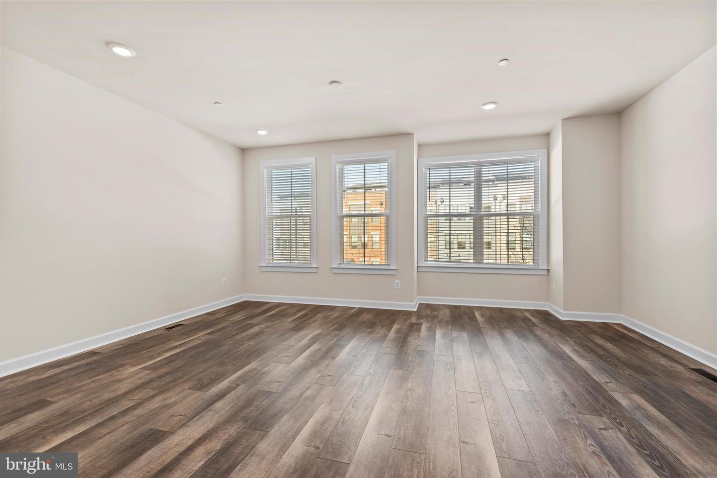 13039 HATTONTOWN SQ, HERNDON, Virginia 20171, 4 Bedrooms Bedrooms, ,4 BathroomsBathrooms,Residential,For sale,13039 HATTONTOWN SQ,VAFX2290160 MLS # VAFX2290160