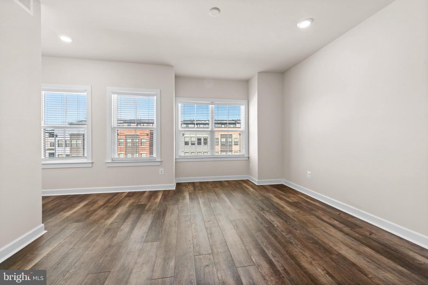 13039 HATTONTOWN SQ, HERNDON, Virginia 20171, 4 Bedrooms Bedrooms, ,4 BathroomsBathrooms,Residential,For sale,13039 HATTONTOWN SQ,VAFX2290160 MLS # VAFX2290160