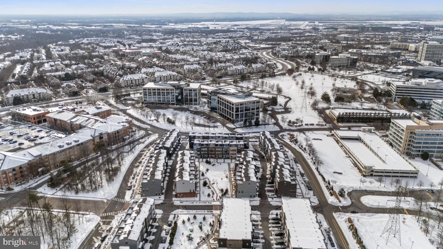 13039 HATTONTOWN SQ, HERNDON, Virginia 20171, 4 Bedrooms Bedrooms, ,4 BathroomsBathrooms,Residential,For sale,13039 HATTONTOWN SQ,VAFX2290160 MLS # VAFX2290160