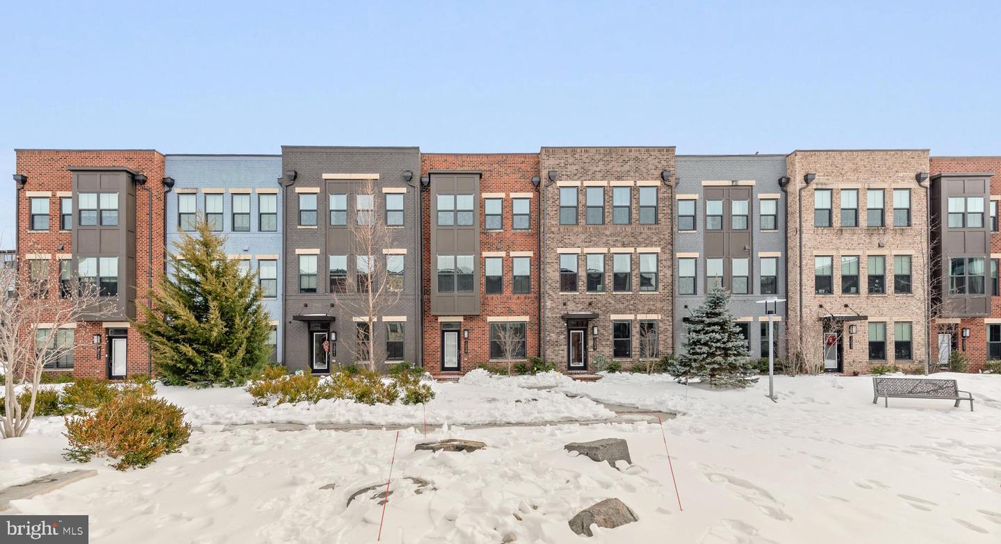 13039 HATTONTOWN SQ, HERNDON, Virginia 20171, 4 Bedrooms Bedrooms, ,4 BathroomsBathrooms,Residential,For sale,13039 HATTONTOWN SQ,VAFX2290160 MLS # VAFX2290160