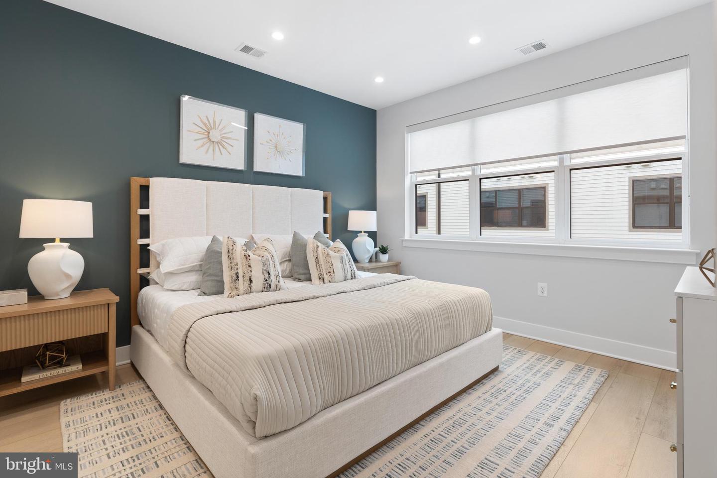 729 PARK AVE, FALLS CHURCH, Virginia 22046, 3 Bedrooms Bedrooms, ,3 BathroomsBathrooms,Residential,For sale,729 PARK AVE,VAFA2003570 MLS # VAFA2003570