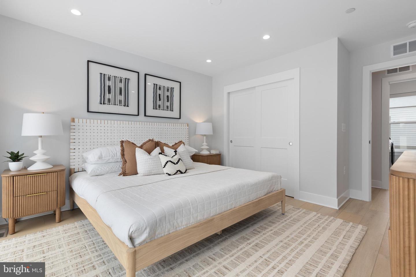 729 PARK AVE, FALLS CHURCH, Virginia 22046, 3 Bedrooms Bedrooms, ,3 BathroomsBathrooms,Residential,For sale,729 PARK AVE,VAFA2003570 MLS # VAFA2003570