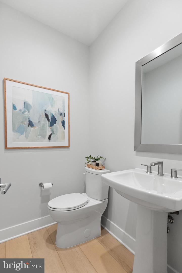 729 PARK AVE, FALLS CHURCH, Virginia 22046, 3 Bedrooms Bedrooms, ,3 BathroomsBathrooms,Residential,For sale,729 PARK AVE,VAFA2003570 MLS # VAFA2003570