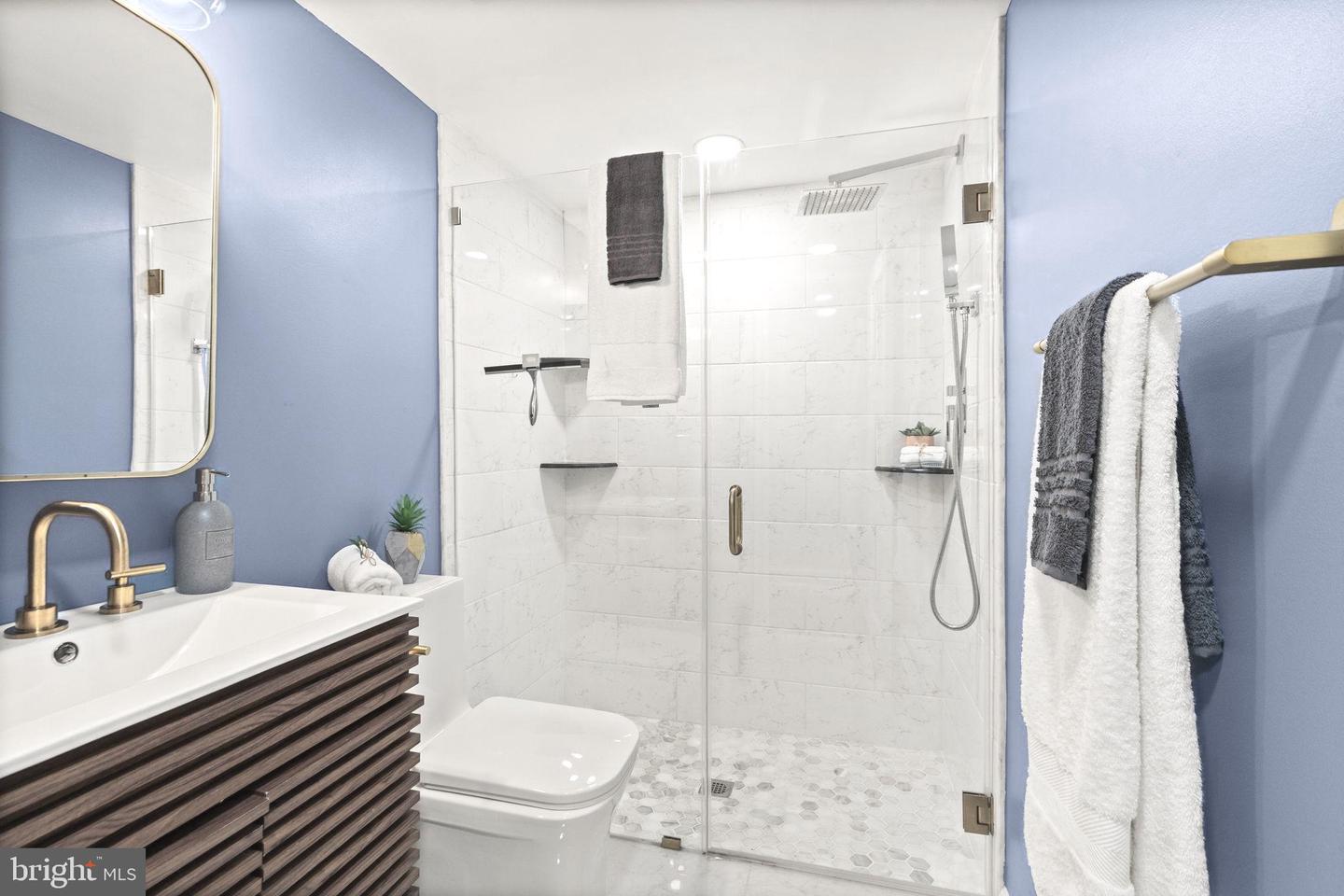 2509 17TH ST NW #1, WASHINGTON, District Of Columbia 20009, 2 Bedrooms Bedrooms, ,1 BathroomBathrooms,Residential,For sale,2509 17TH ST NW #1,DCDC2245502 MLS # DCDC2245502