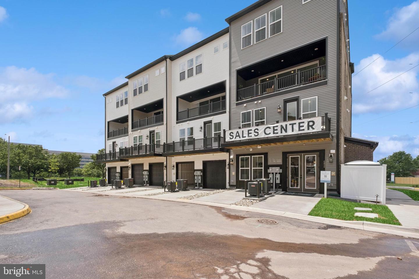 14697 DECO CIR #LOT 28, CHANTILLY, Virginia 20151, 3 Bedrooms Bedrooms, ,2 BathroomsBathrooms,Residential,For sale,14697 DECO CIR #LOT 28,VAFX2290242 MLS # VAFX2290242