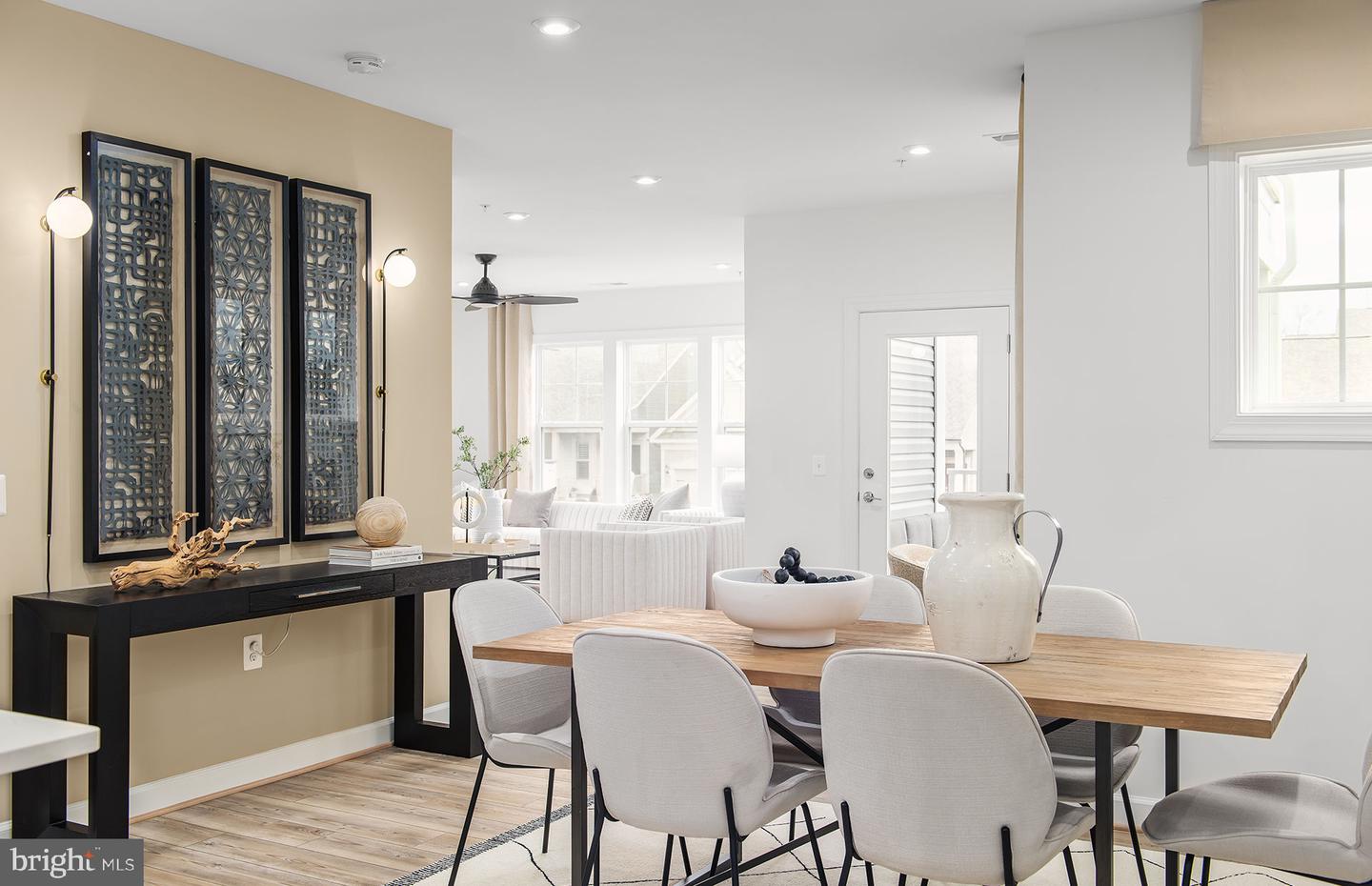 5800 MOONSTONE WAY #3, HAYMARKET, Virginia 20169, 3 Bedrooms Bedrooms, ,2 BathroomsBathrooms,Residential,For sale,5800 MOONSTONE WAY #3,VAPW2112230 MLS # VAPW2112230