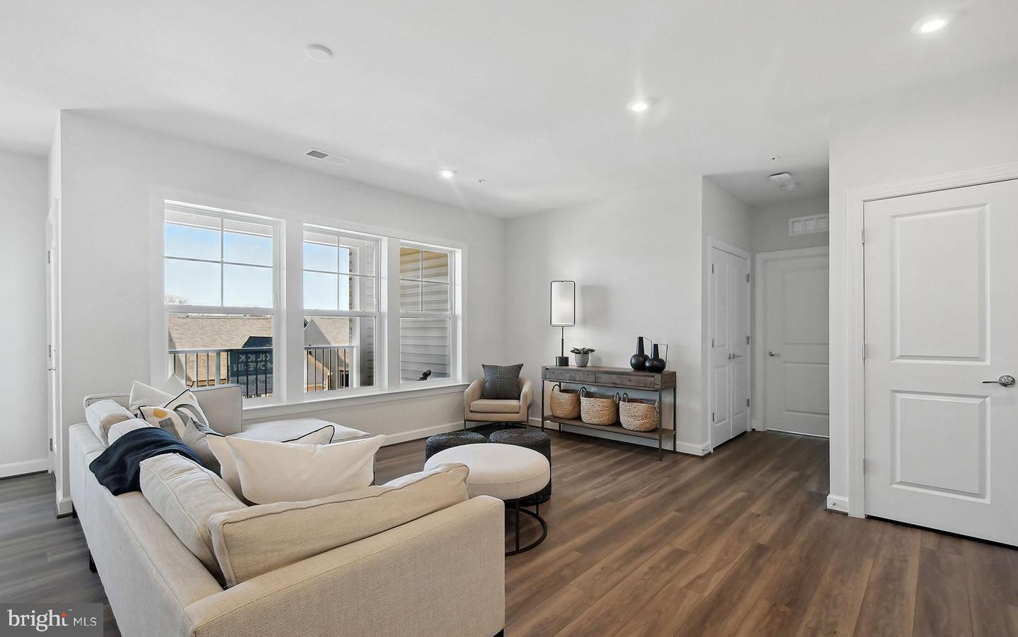 5800 MOONSTONE WAY #4, HAYMARKET, Virginia 20169, 2 Bedrooms Bedrooms, ,2 BathroomsBathrooms,Residential,For sale,5800 MOONSTONE WAY #4,VAPW2112232 MLS # VAPW2112232