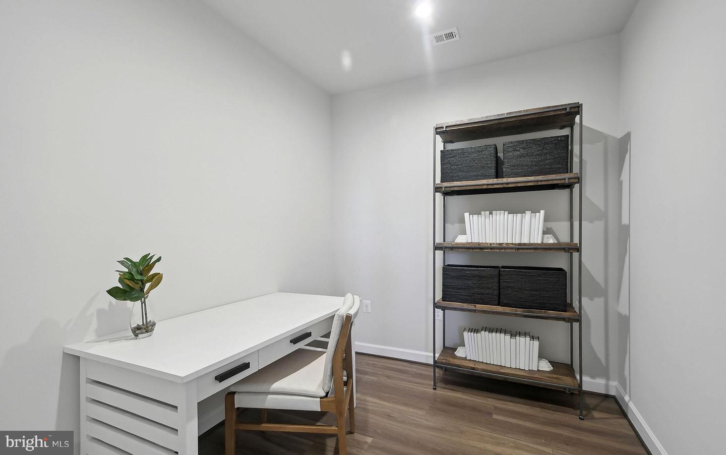 5800 MOONSTONE WAY #4, HAYMARKET, Virginia 20169, 2 Bedrooms Bedrooms, ,2 BathroomsBathrooms,Residential,For sale,5800 MOONSTONE WAY #4,VAPW2112232 MLS # VAPW2112232