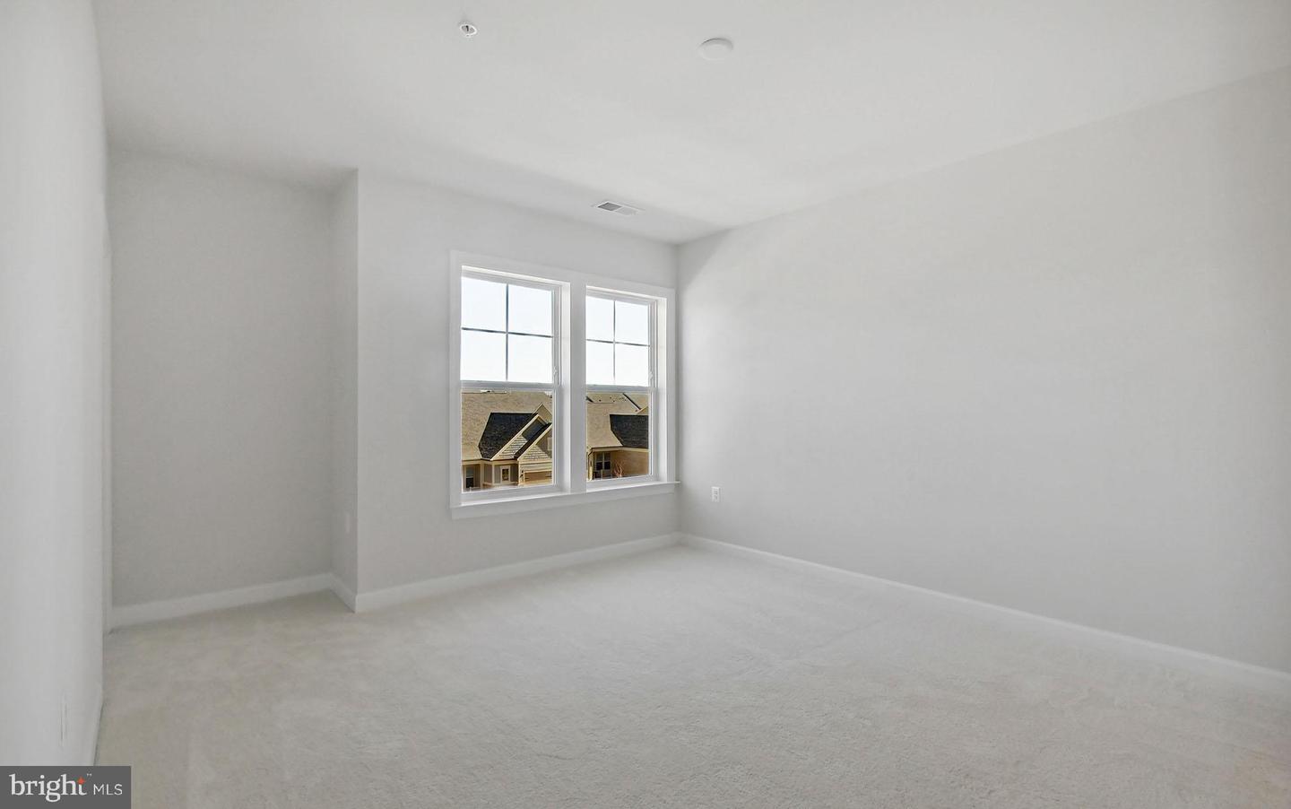 5800 MOONSTONE WAY #4, HAYMARKET, Virginia 20169, 2 Bedrooms Bedrooms, ,2 BathroomsBathrooms,Residential,For sale,5800 MOONSTONE WAY #4,VAPW2112232 MLS # VAPW2112232