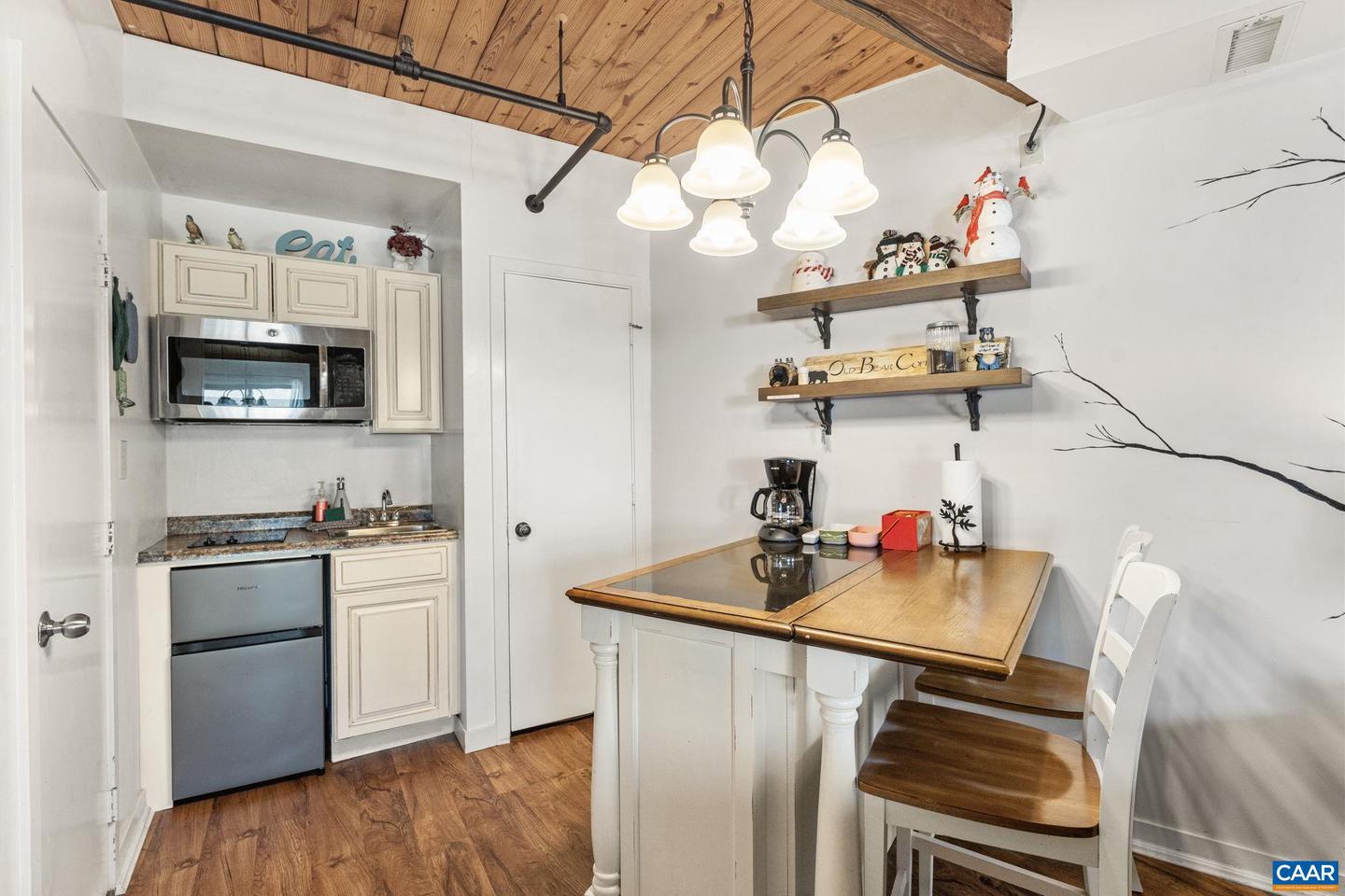 167 MOUNTAIN INN CONDOS, WINTERGREEN RESORT, Virginia 22967, 1 Bedroom Bedrooms, ,1 BathroomBathrooms,Residential,For sale,167 MOUNTAIN INN CONDOS,673190 MLS # 673190 167 MOUNTAIN INN CONDOS, WINTERGREEN RESORT, Virginia 22967, 1 Bedroom Bedrooms, ,1 BathroomBathrooms,Residential,For sale,167 MOUNTAIN INN CONDOS,673190 MLS # 673190