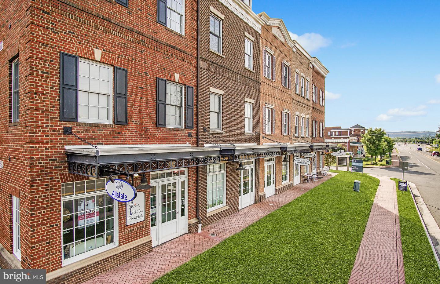 5800 MOONSTONE WAY #7, HAYMARKET, Virginia 20169, 2 Bedrooms Bedrooms, ,2 BathroomsBathrooms,Residential,For sale,5800 MOONSTONE WAY #7,VAPW2112238 MLS # VAPW2112238