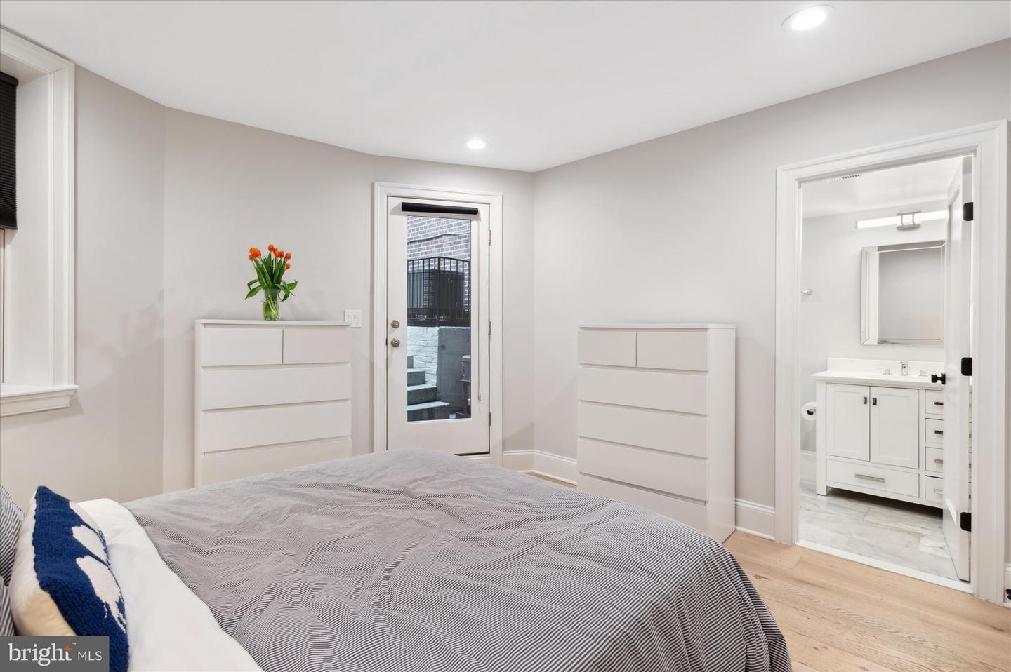 2150 FLORIDA AVE NW #1, WASHINGTON, District Of Columbia 20008, 2 Bedrooms Bedrooms, ,2 BathroomsBathrooms,Residential,For sale,2150 FLORIDA AVE NW #1,DCDC2185382 MLS # DCDC2185382