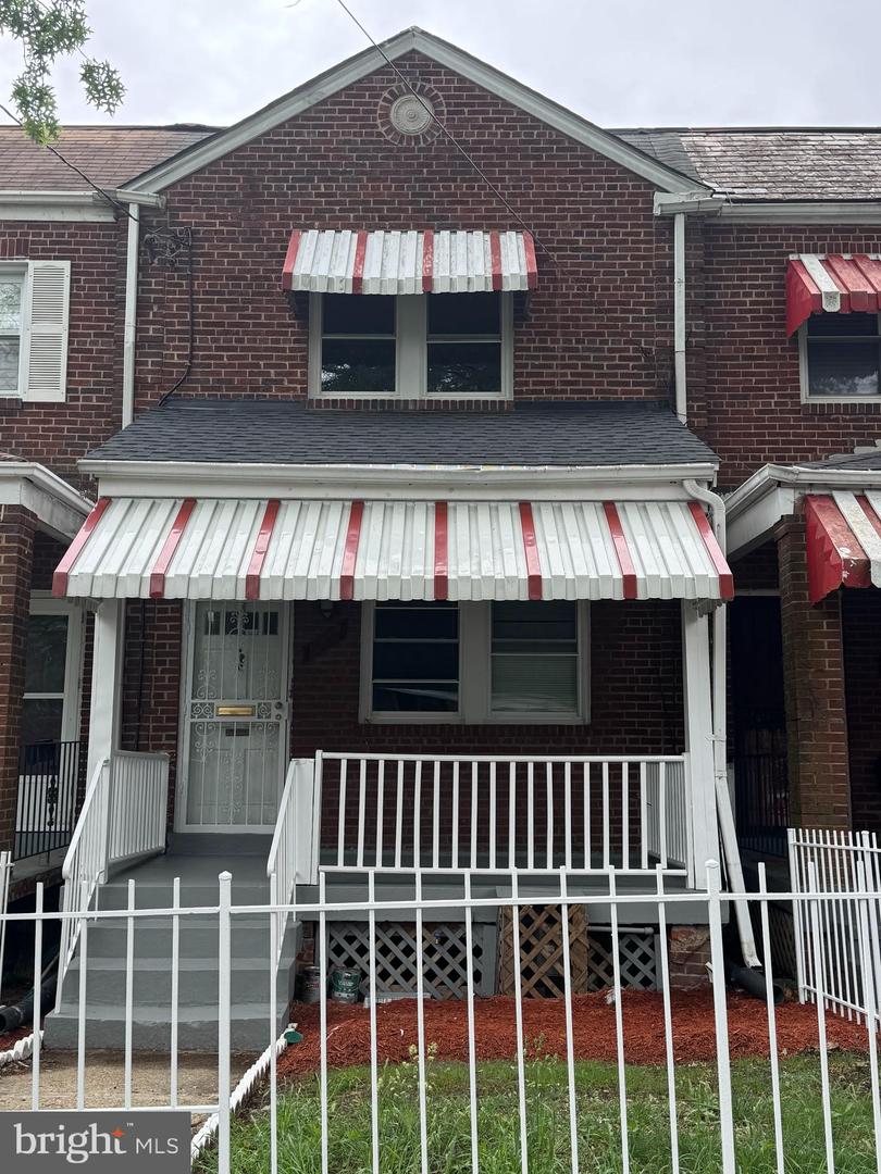1636 FORT DAVIS PL SE, WASHINGTON, District Of Columbia 20020, 4 Bedrooms Bedrooms, ,2 BathroomsBathrooms,Residential,For sale,1636 FORT DAVIS PL SE,DCDC2191606 MLS # DCDC2191606
