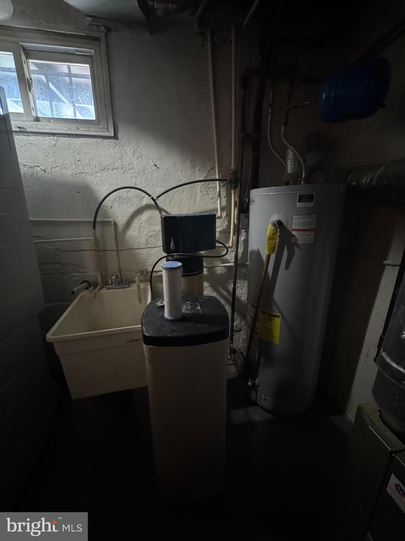 1636 FORT DAVIS PL SE, WASHINGTON, District Of Columbia 20020, 4 Bedrooms Bedrooms, ,2 BathroomsBathrooms,Residential,For sale,1636 FORT DAVIS PL SE,DCDC2191606 MLS # DCDC2191606