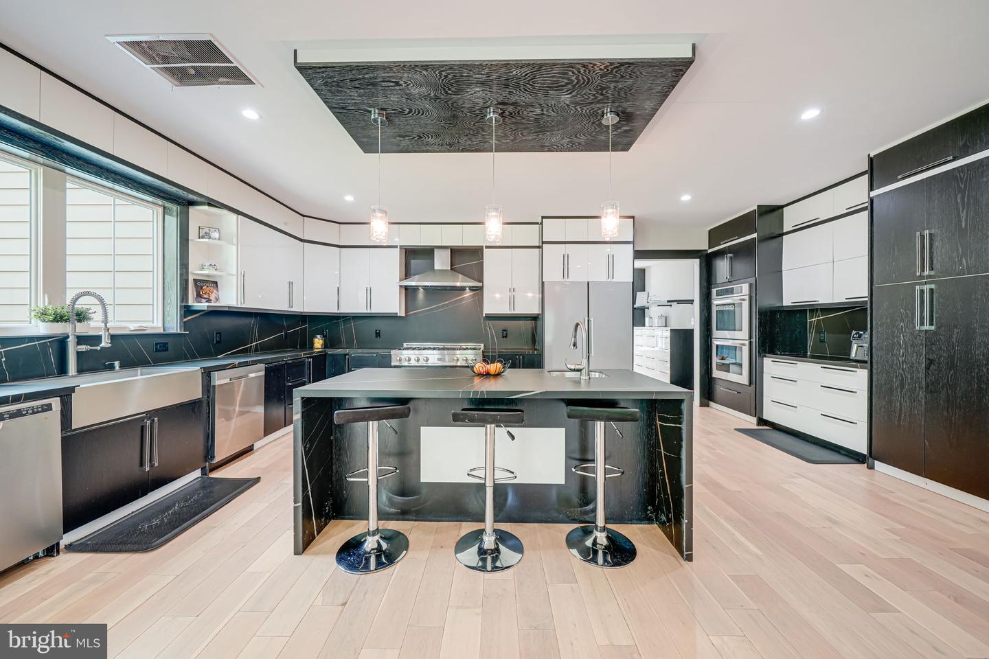 9908 BLAKE LN, OAKTON, Virginia 22124, 7 Bedrooms Bedrooms, ,7 BathroomsBathrooms,Residential,For sale,9908 BLAKE LN,VAFX2249120 MLS # VAFX2249120