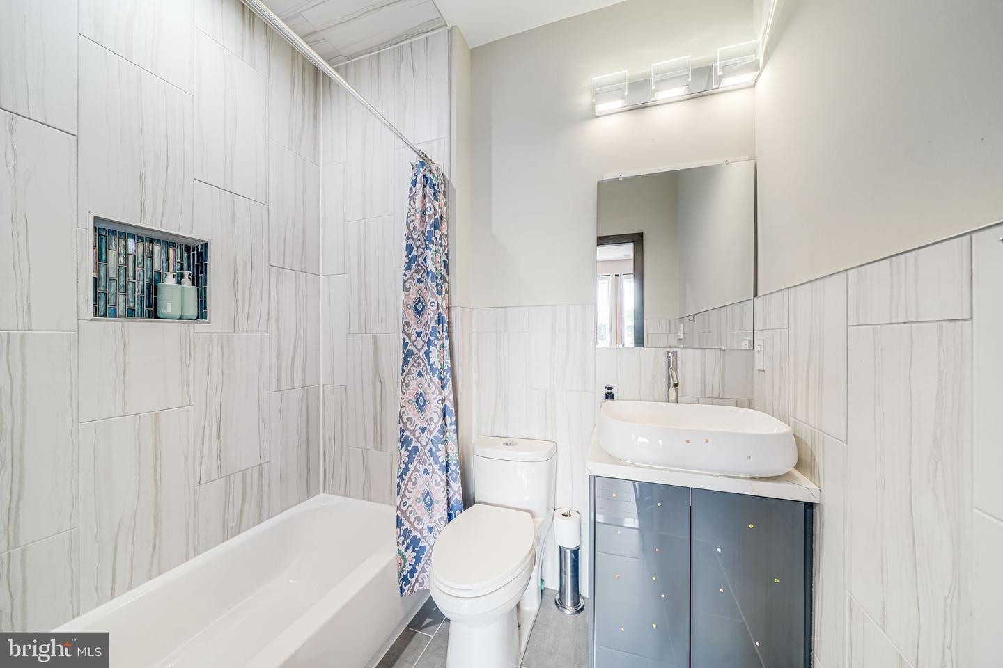 9908 BLAKE LN, OAKTON, Virginia 22124, 7 Bedrooms Bedrooms, ,7 BathroomsBathrooms,Residential,For sale,9908 BLAKE LN,VAFX2249120 MLS # VAFX2249120