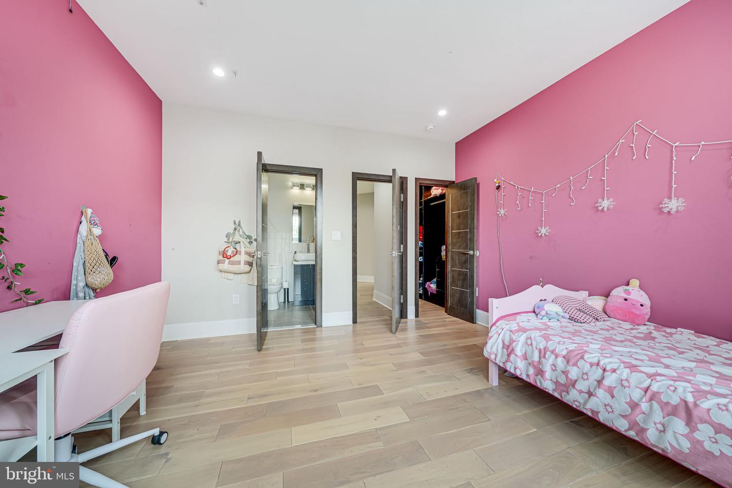 9908 BLAKE LN, OAKTON, Virginia 22124, 7 Bedrooms Bedrooms, ,7 BathroomsBathrooms,Residential,For sale,9908 BLAKE LN,VAFX2249120 MLS # VAFX2249120