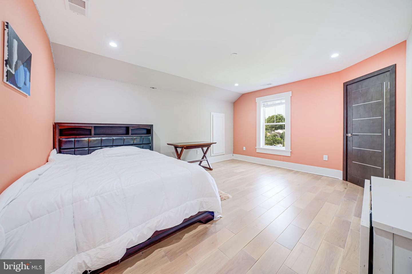 9908 BLAKE LN, OAKTON, Virginia 22124, 7 Bedrooms Bedrooms, ,7 BathroomsBathrooms,Residential,For sale,9908 BLAKE LN,VAFX2249120 MLS # VAFX2249120