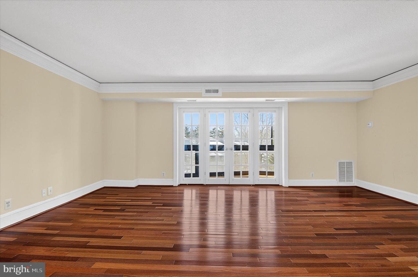 8360 GREENSBORO DR #216, MCLEAN, Virginia 22102, 1 Bedroom Bedrooms, ,1 BathroomBathrooms,Residential,For sale,8360 GREENSBORO DR #216,VAFX2269312 MLS # VAFX2269312