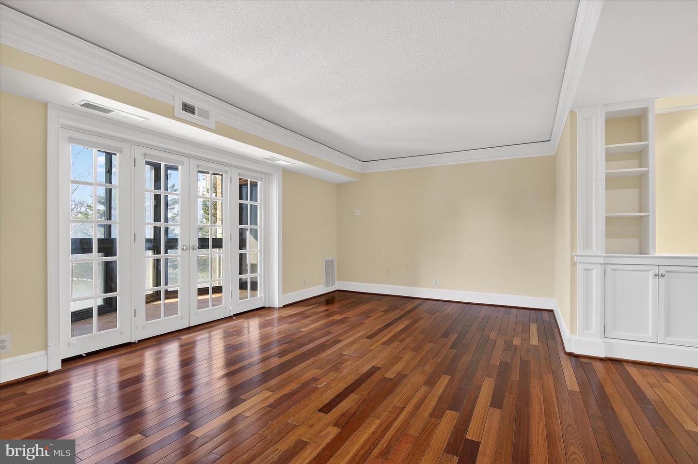 8360 GREENSBORO DR #216, MCLEAN, Virginia 22102, 1 Bedroom Bedrooms, ,1 BathroomBathrooms,Residential,For sale,8360 GREENSBORO DR #216,VAFX2269312 MLS # VAFX2269312