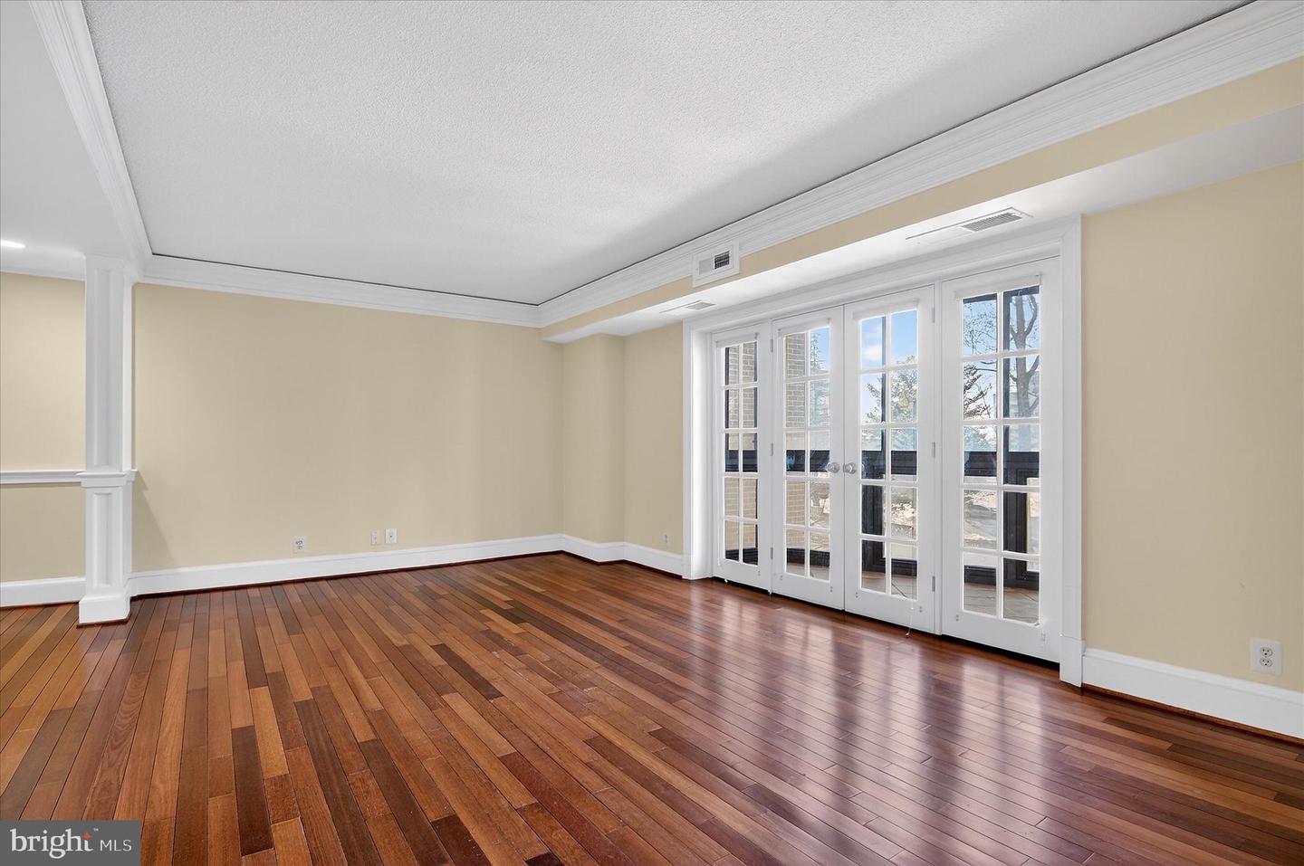 8360 GREENSBORO DR #216, MCLEAN, Virginia 22102, 1 Bedroom Bedrooms, ,1 BathroomBathrooms,Residential,For sale,8360 GREENSBORO DR #216,VAFX2269312 MLS # VAFX2269312