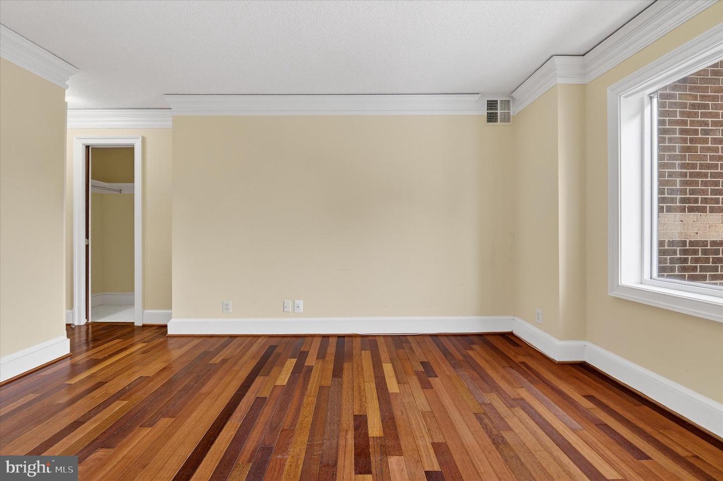 8360 GREENSBORO DR #216, MCLEAN, Virginia 22102, 1 Bedroom Bedrooms, ,1 BathroomBathrooms,Residential,For sale,8360 GREENSBORO DR #216,VAFX2269312 MLS # VAFX2269312