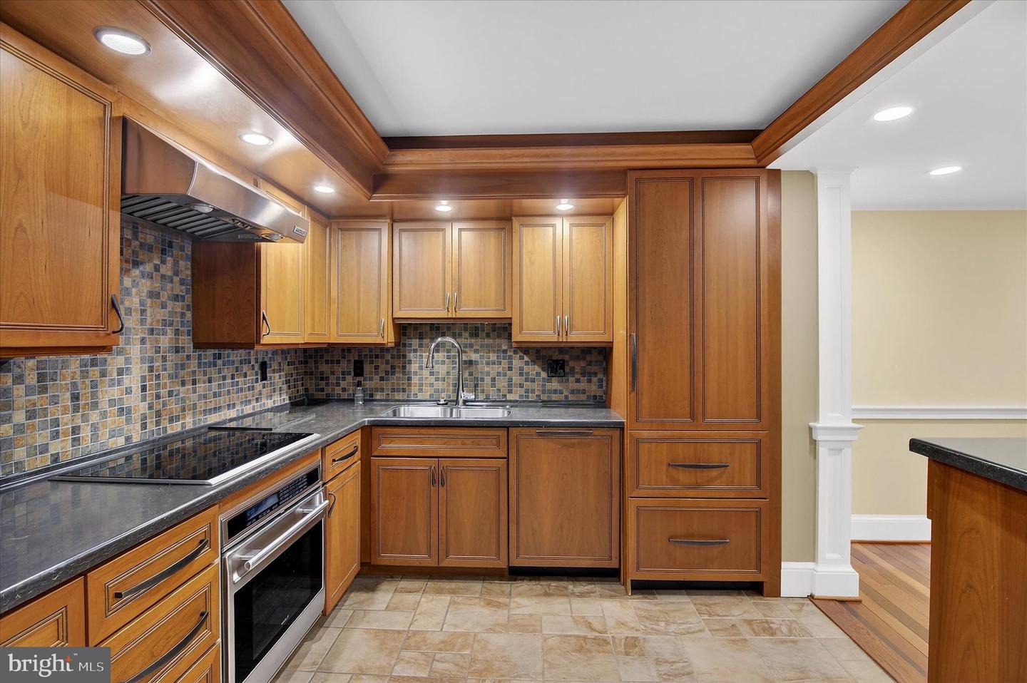 8360 GREENSBORO DR #216, MCLEAN, Virginia 22102, 1 Bedroom Bedrooms, ,1 BathroomBathrooms,Residential,For sale,8360 GREENSBORO DR #216,VAFX2269312 MLS # VAFX2269312