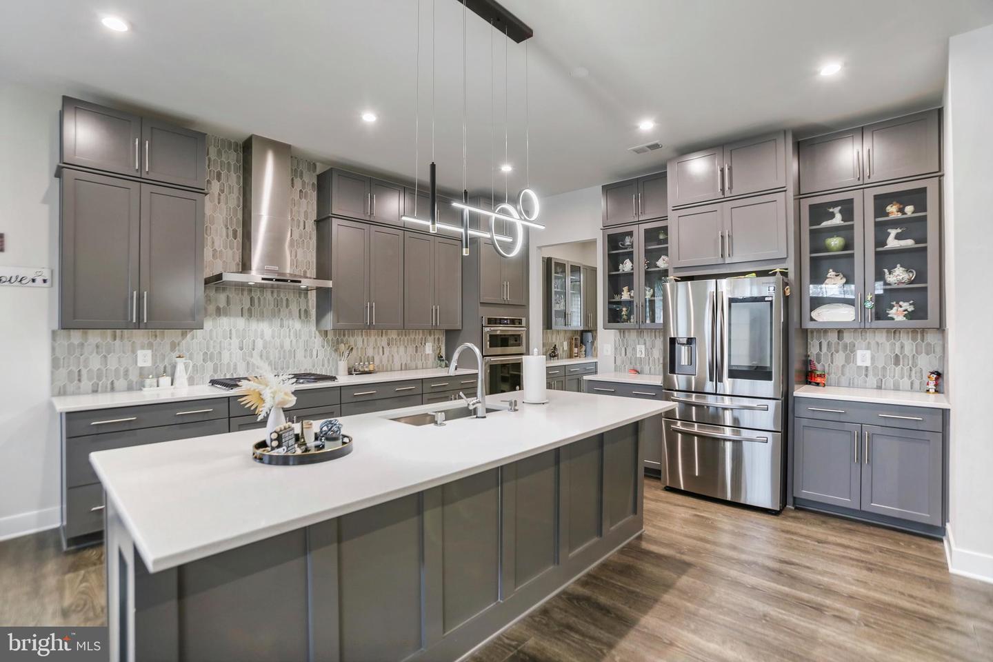 24289 GRAYLEAF WILLOW PL, ALDIE, Virginia 20105, 6 Bedrooms Bedrooms, ,5 BathroomsBathrooms,Residential,For sale,24289 GRAYLEAF WILLOW PL,VALO2110444 MLS # VALO2110444