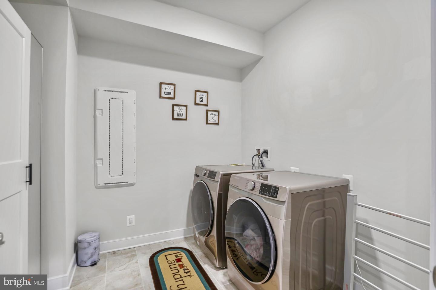 24289 GRAYLEAF WILLOW PL, ALDIE, Virginia 20105, 6 Bedrooms Bedrooms, ,5 BathroomsBathrooms,Residential,For sale,24289 GRAYLEAF WILLOW PL,VALO2110444 MLS # VALO2110444