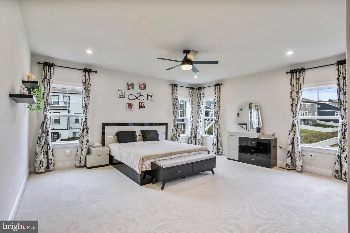 24289 GRAYLEAF WILLOW PL, ALDIE, Virginia 20105, 6 Bedrooms Bedrooms, ,5 BathroomsBathrooms,Residential,For sale,24289 GRAYLEAF WILLOW PL,VALO2110444 MLS # VALO2110444