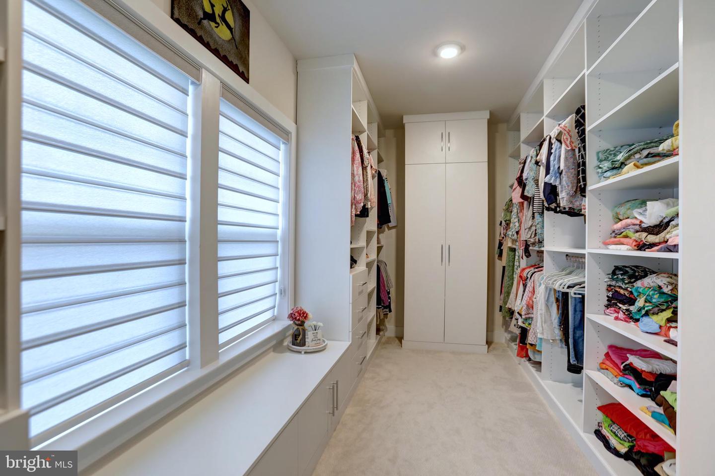 24289 GRAYLEAF WILLOW PL, ALDIE, Virginia 20105, 6 Bedrooms Bedrooms, ,5 BathroomsBathrooms,Residential,For sale,24289 GRAYLEAF WILLOW PL,VALO2110444 MLS # VALO2110444