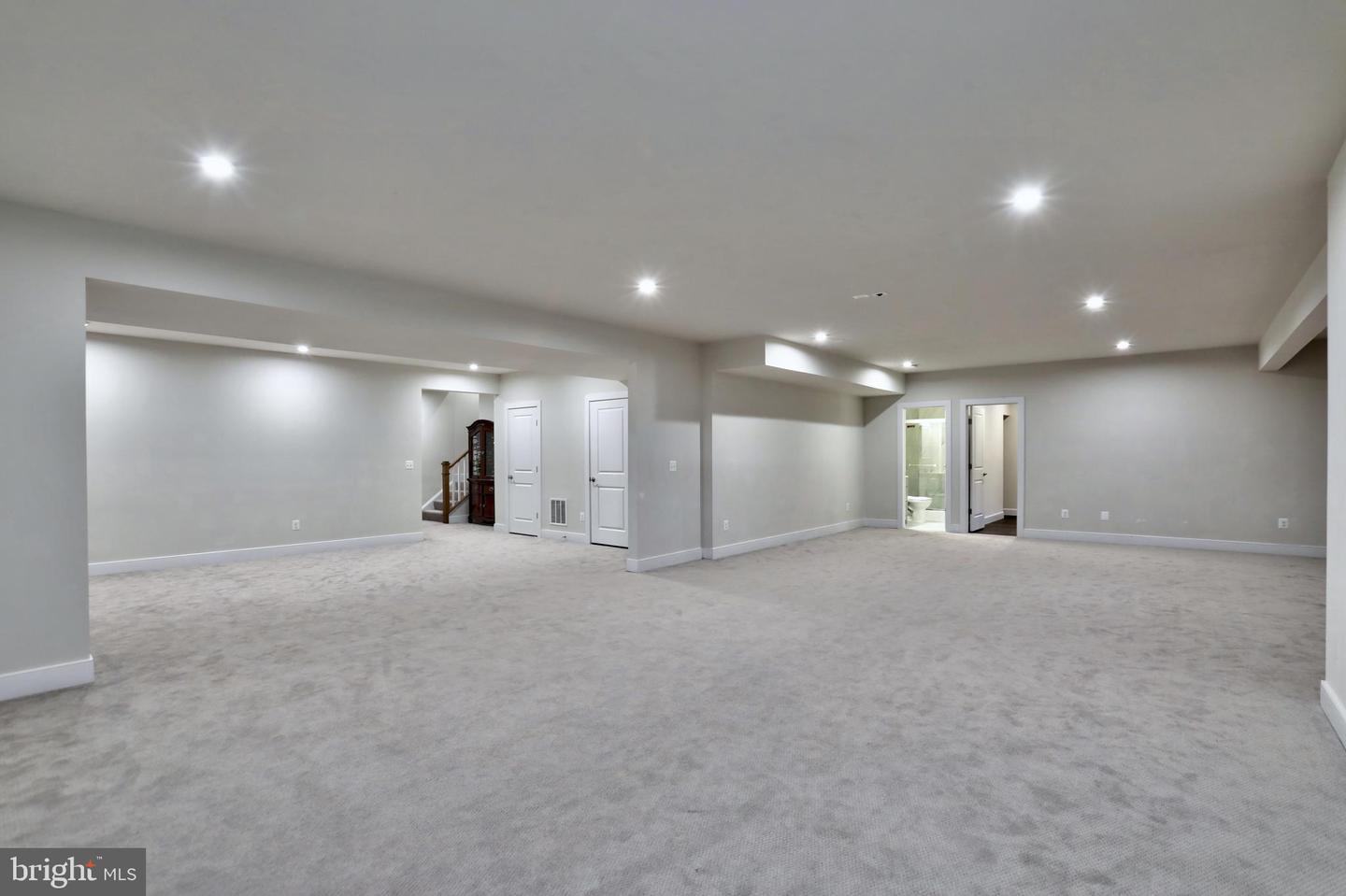 24289 GRAYLEAF WILLOW PL, ALDIE, Virginia 20105, 6 Bedrooms Bedrooms, ,5 BathroomsBathrooms,Residential,For sale,24289 GRAYLEAF WILLOW PL,VALO2110444 MLS # VALO2110444