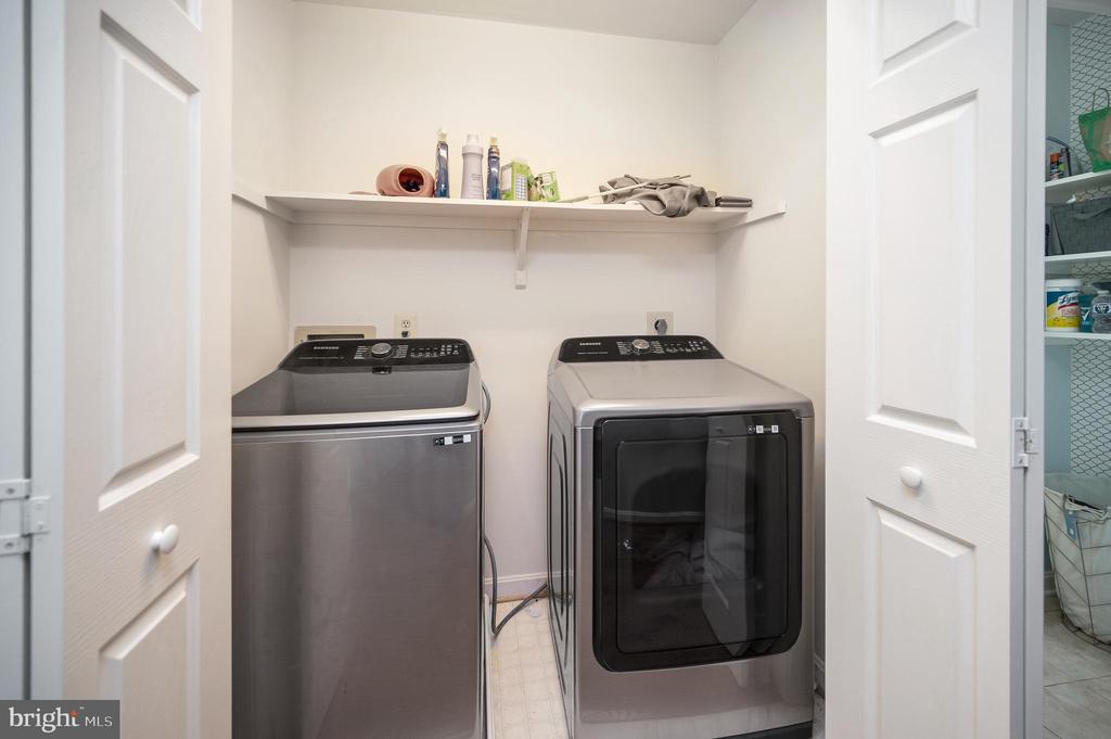 7129 CAVALRY DR, WARRENTON, Virginia, 6 Bedrooms Bedrooms, ,3 BathroomsBathrooms,Residential,7129 CAVALRY DR,VAFQ2020530 MLS # VAFQ2020530 7129 CAVALRY DR, WARRENTON, Virginia, 6 Bedrooms Bedrooms, ,3 BathroomsBathrooms,Residential,7129 CAVALRY DR,VAFQ2020530 MLS # VAFQ2020530