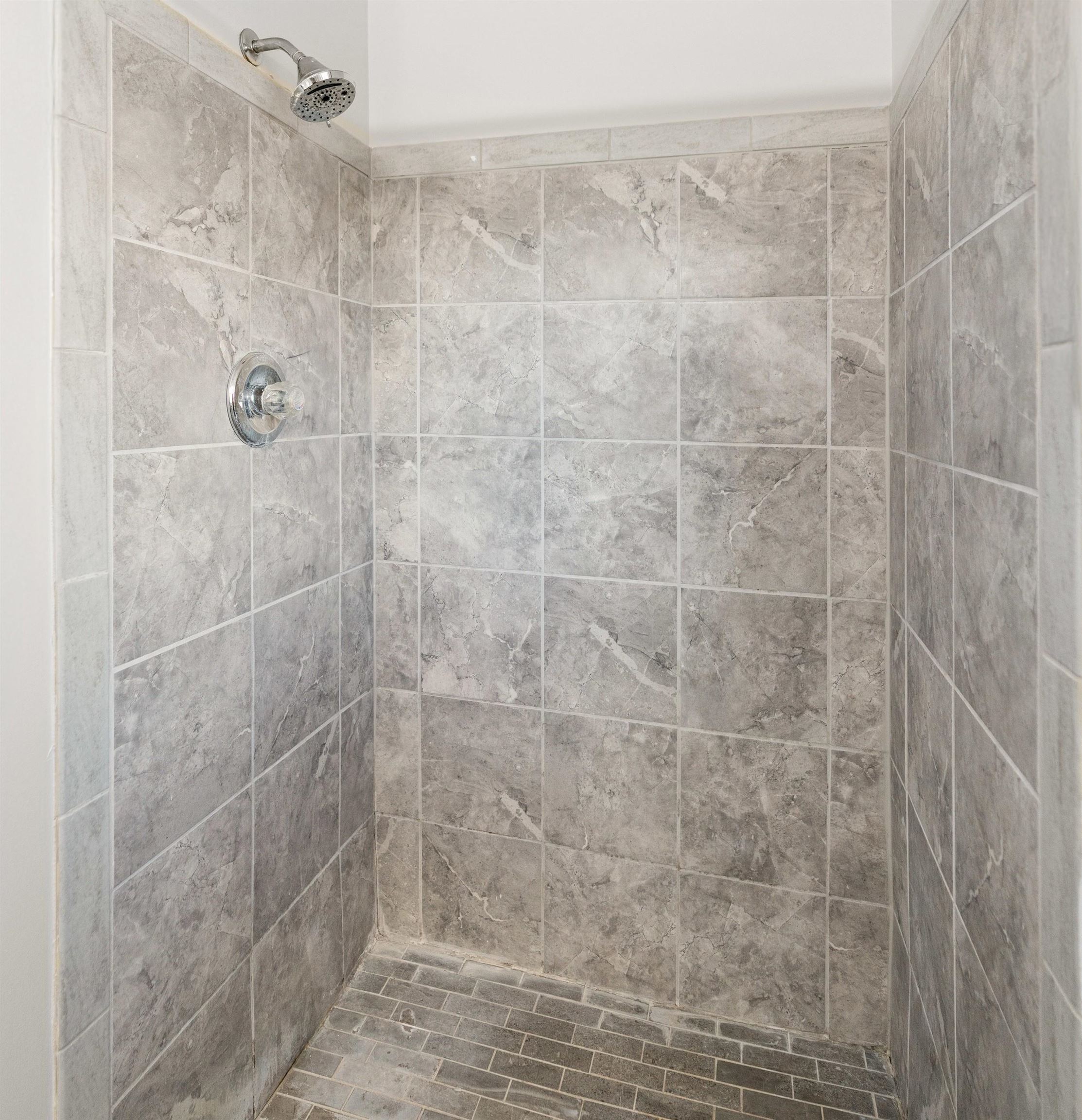 109 BEAUREGARD DR, STAUNTON, Virginia 24401, 3 Bedrooms Bedrooms, ,2 BathroomsBathrooms,Residential,109 BEAUREGARD DR,665946 MLS # 665946