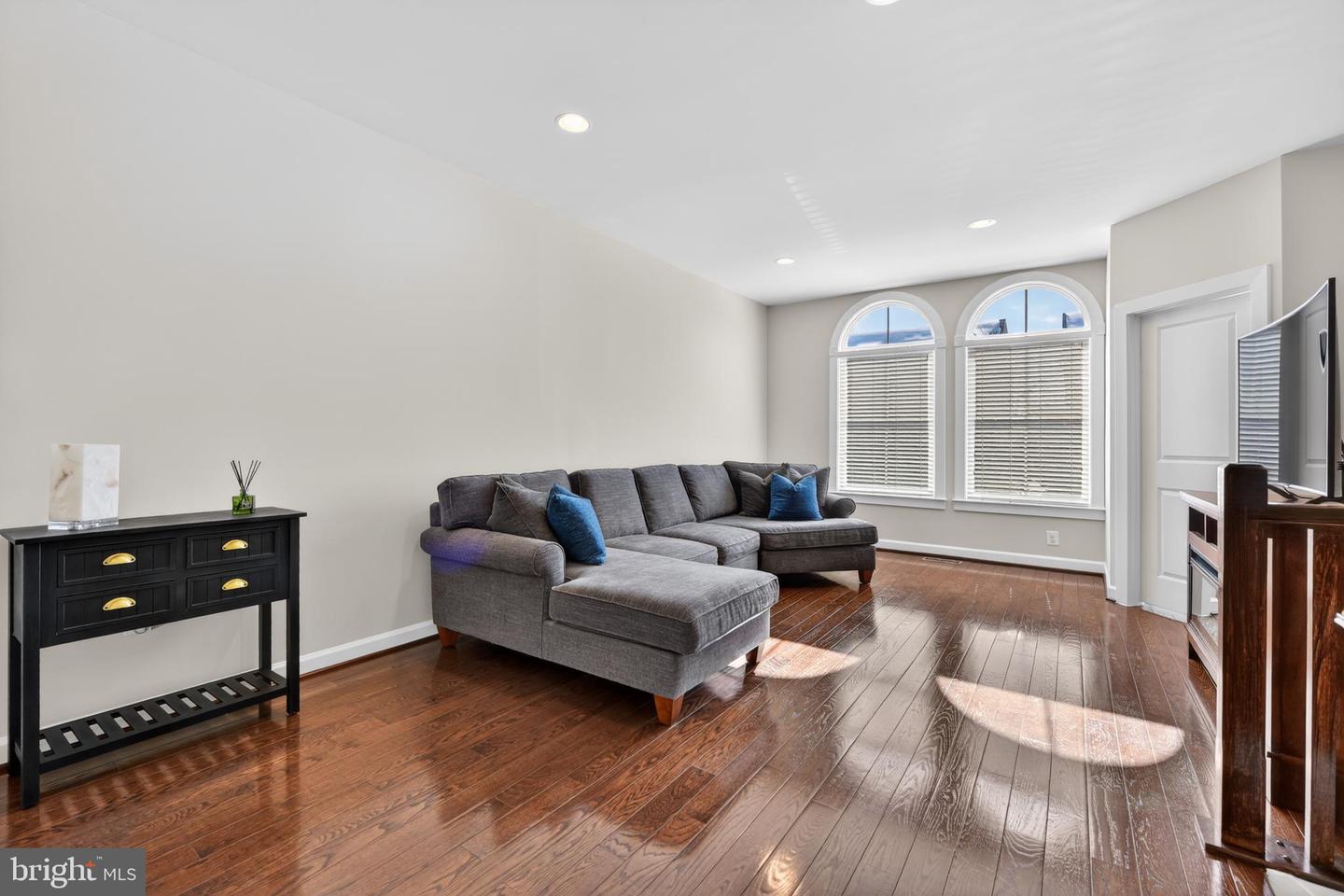 44672 COLLINGDALE TER, ASHBURN, Virginia 20147, 3 Bedrooms Bedrooms, ,2 BathroomsBathrooms,Residential,For sale,44672 COLLINGDALE TER,VALO2112232 MLS # VALO2112232