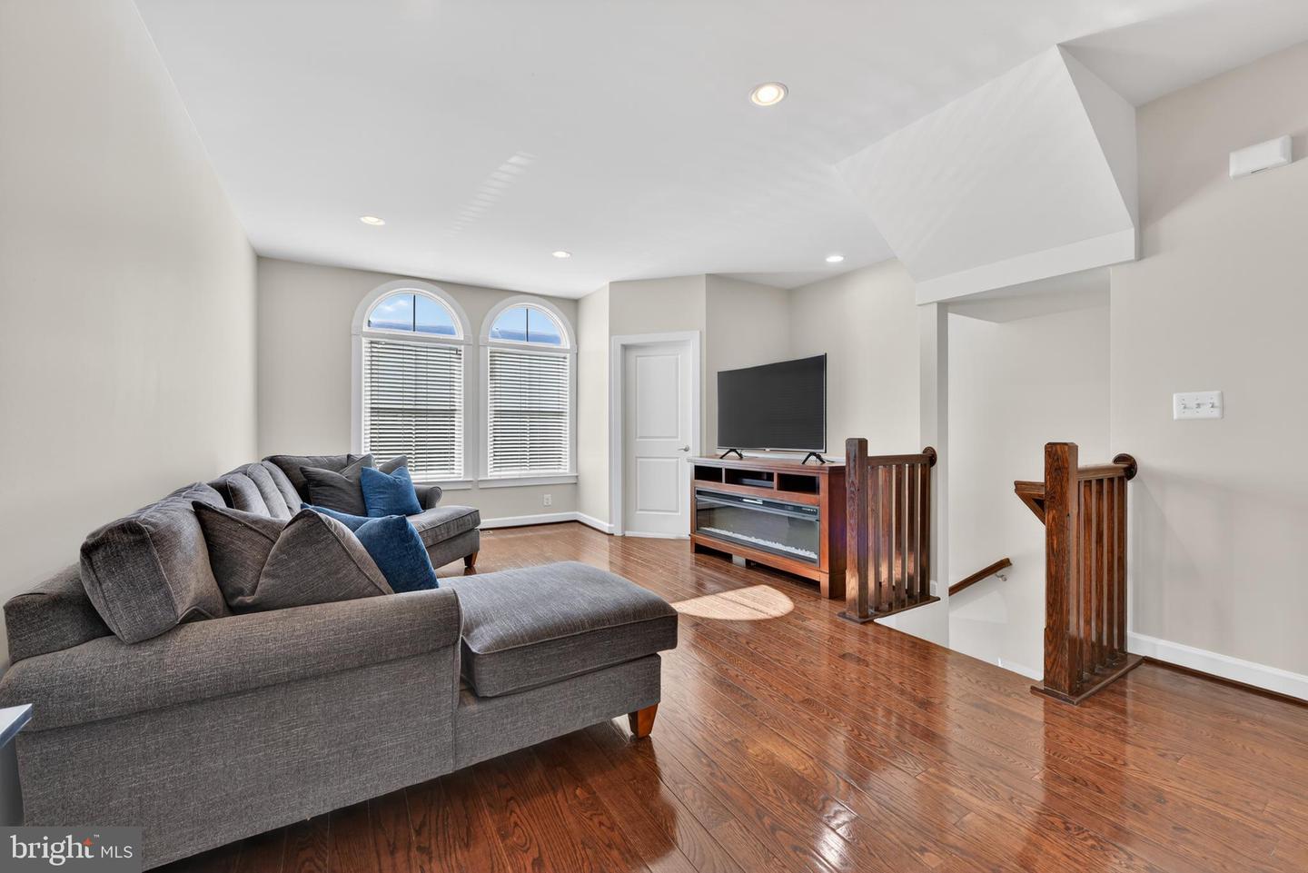 44672 COLLINGDALE TER, ASHBURN, Virginia 20147, 3 Bedrooms Bedrooms, ,2 BathroomsBathrooms,Residential,For sale,44672 COLLINGDALE TER,VALO2112232 MLS # VALO2112232