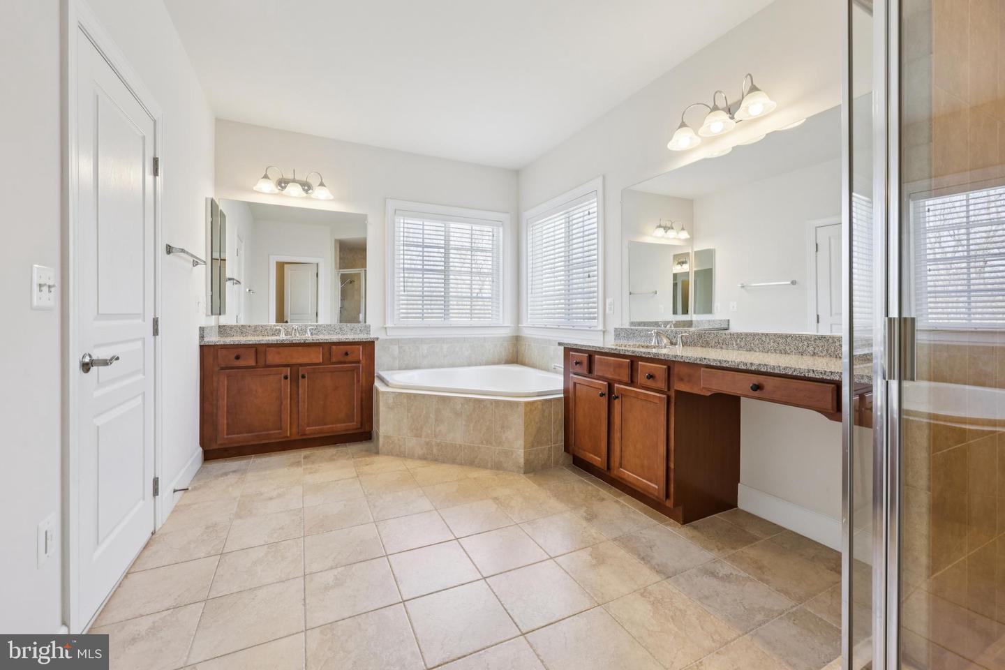 41640 MONTACUTE LN, LEESBURG, Virginia 20176, 4 Bedrooms Bedrooms, ,3 BathroomsBathrooms,Residential,For sale,41640 MONTACUTE LN,VALO2112262 MLS # VALO2112262