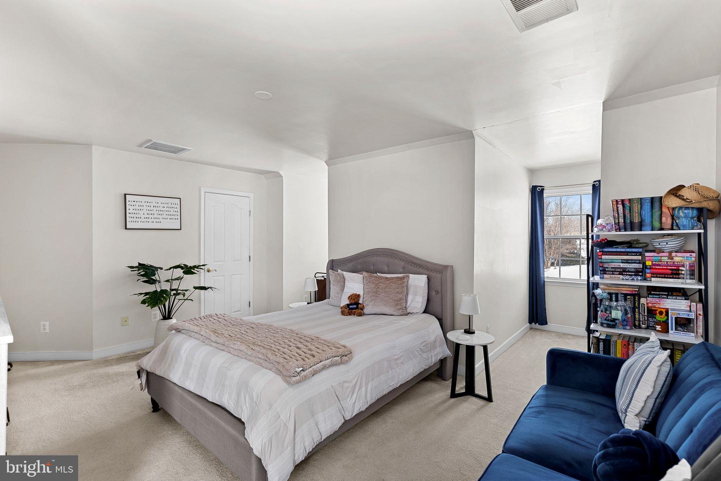 42037 HEATERS ISLAND CT, LEESBURG, Virginia 20176, 6 Bedrooms Bedrooms, ,4 BathroomsBathrooms,Residential,For sale,42037 HEATERS ISLAND CT,VALO2112280 MLS # VALO2112280